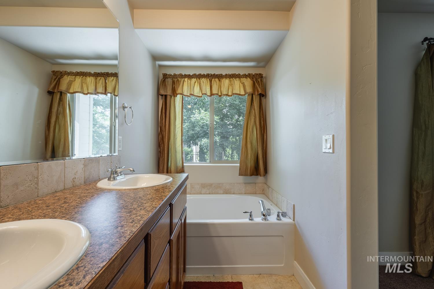 1186 E Observation St, Meridian, Idaho 83642, 3 Bedrooms, 2 Bathrooms, Residential For Sale, Price $475,000,MLS 98991566