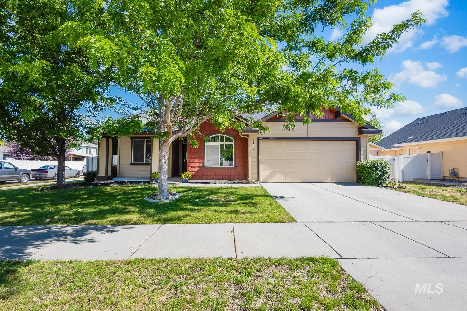 1186 E Observation St, Meridian, Idaho 83642, 3 Bedrooms, 2 Bathrooms, Residential For Sale, Price $475,000,MLS 98991566