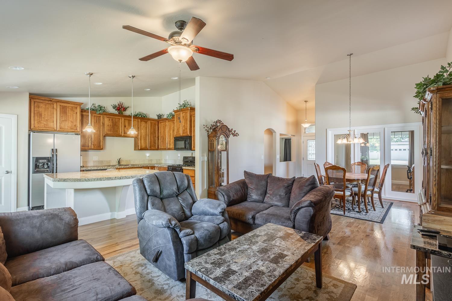 1186 E Observation St, Meridian, Idaho 83642, 3 Bedrooms, 2 Bathrooms, Residential For Sale, Price $475,000,MLS 98991566