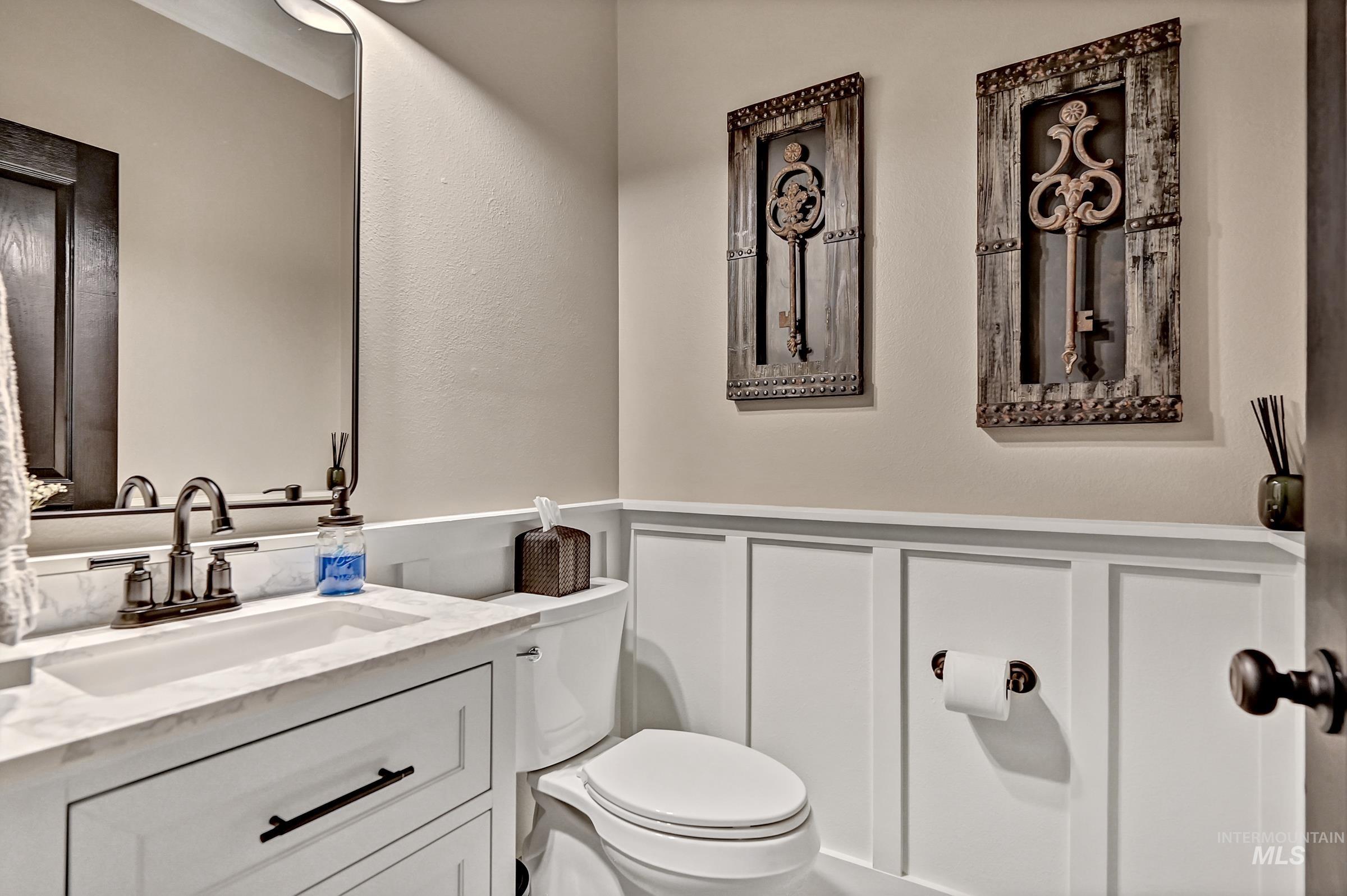 2395 E Gloucester Pl, Boise, Idaho 83706, 3 Bedrooms, 4.5 Bathrooms, Residential For Sale, Price $875,000,MLS 98991567