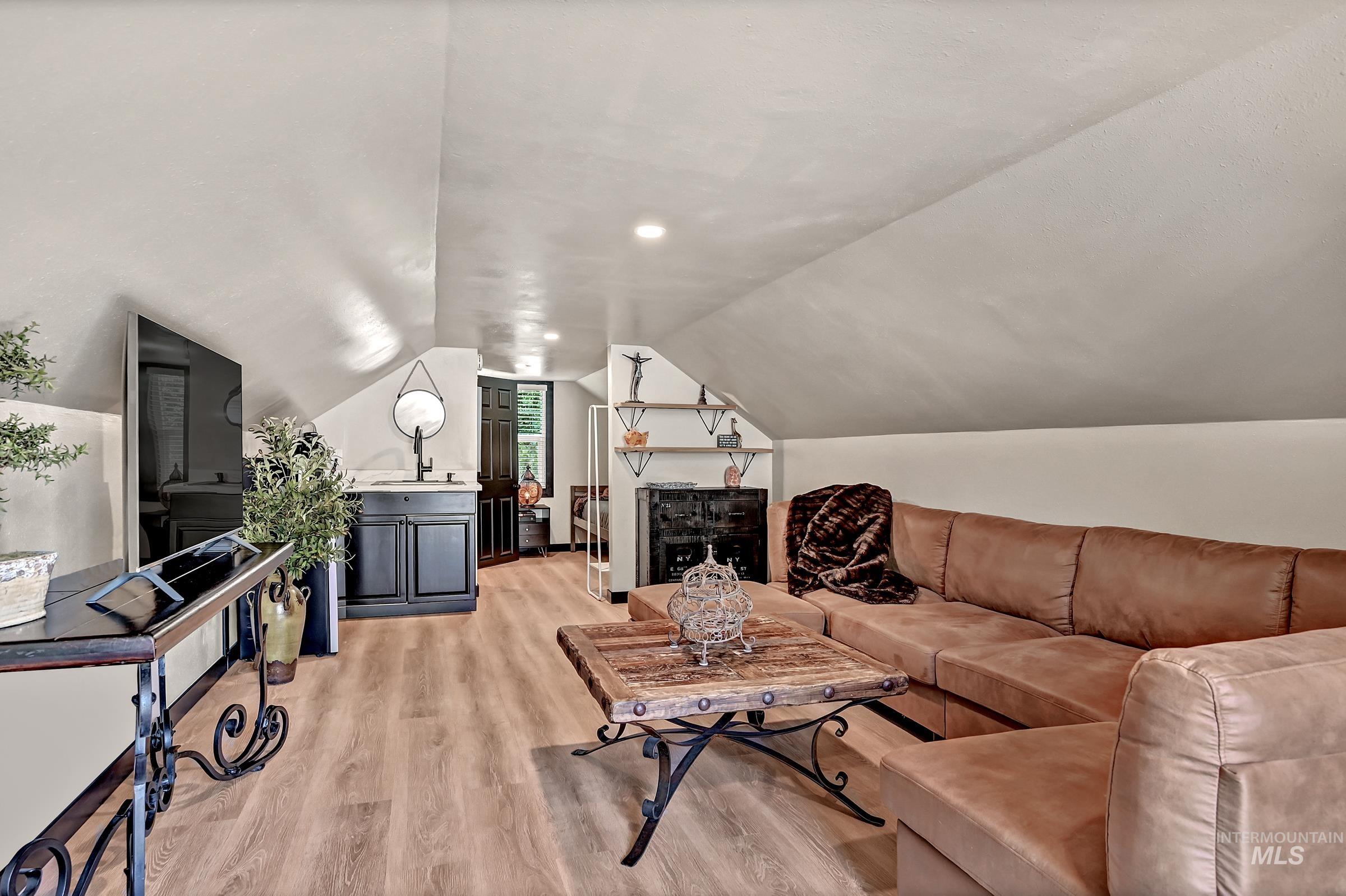 2395 E Gloucester Pl, Boise, Idaho 83706, 3 Bedrooms, 4.5 Bathrooms, Residential For Sale, Price $875,000,MLS 98991567