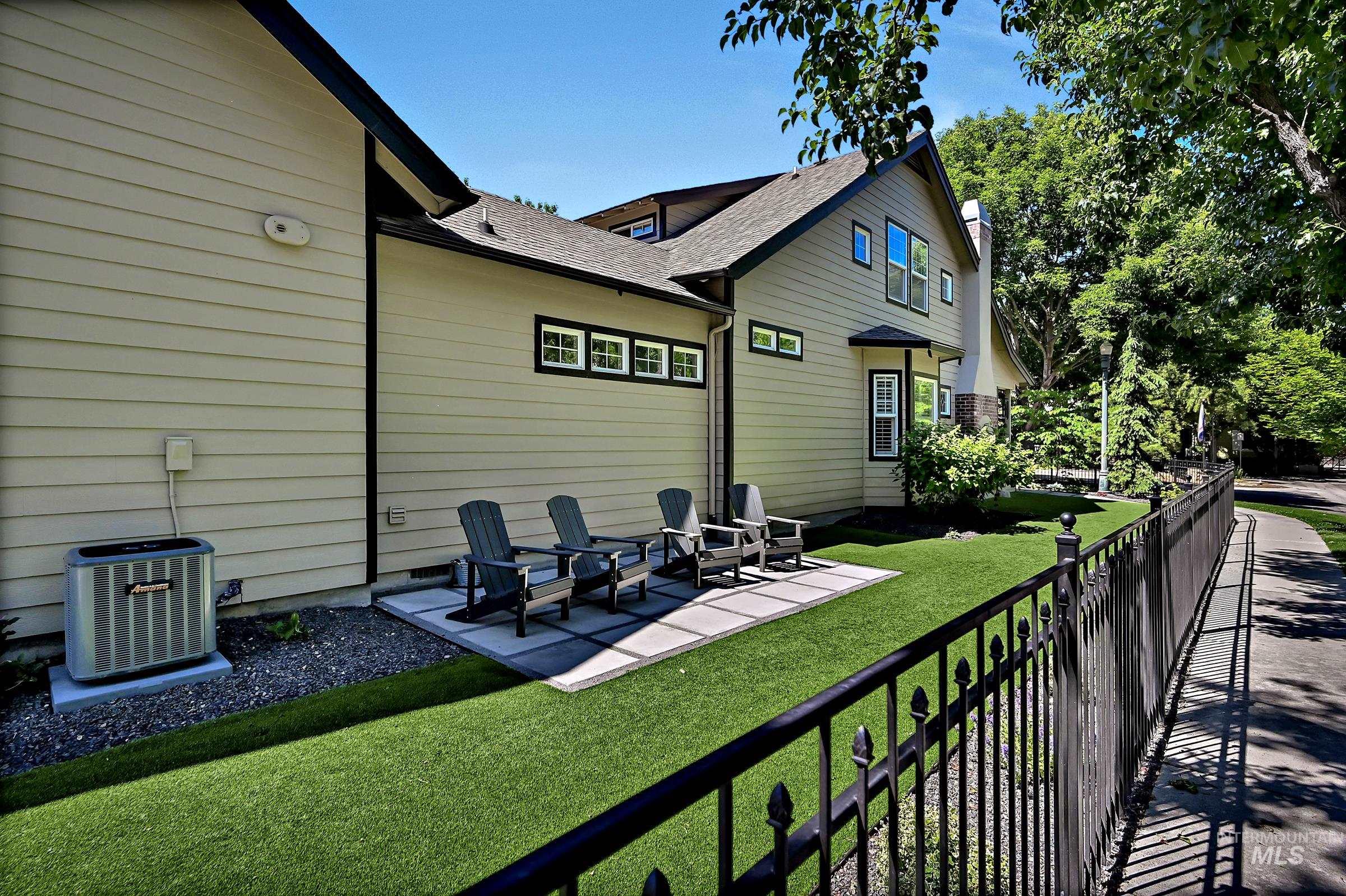 2395 E Gloucester Pl, Boise, Idaho 83706, 3 Bedrooms, 4.5 Bathrooms, Residential For Sale, Price $875,000,MLS 98991567