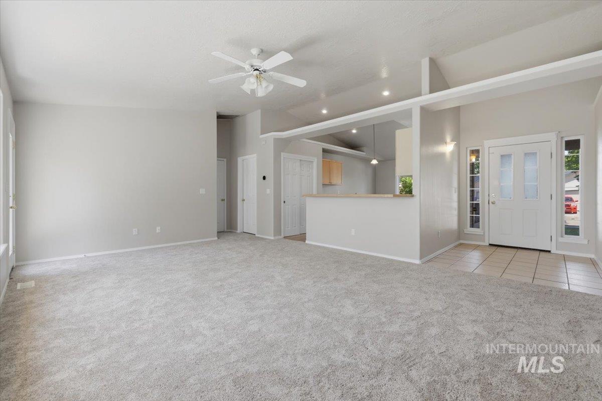 831 W Oakmont Ave, Nampa, Idaho 83686, 3 Bedrooms, 2 Bathrooms, Residential For Sale, Price $380,000,MLS 98991571
