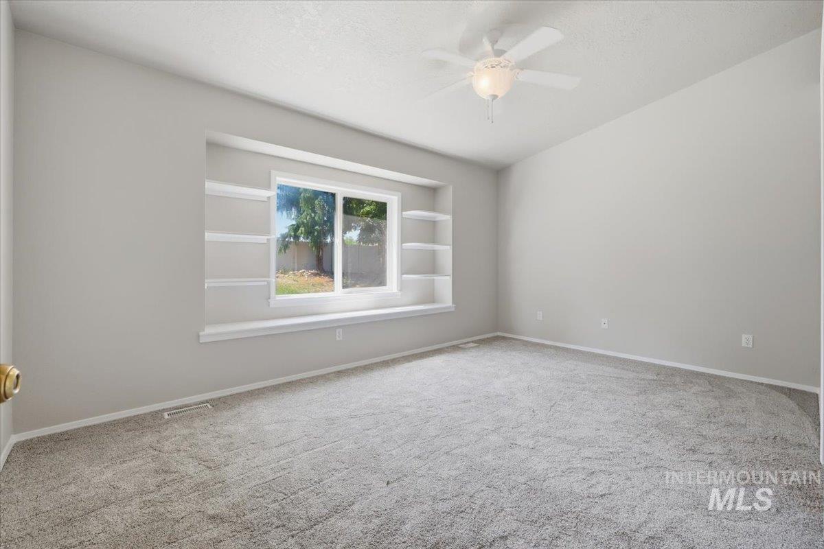 831 W Oakmont Ave, Nampa, Idaho 83686, 3 Bedrooms, 2 Bathrooms, Residential For Sale, Price $380,000,MLS 98991571