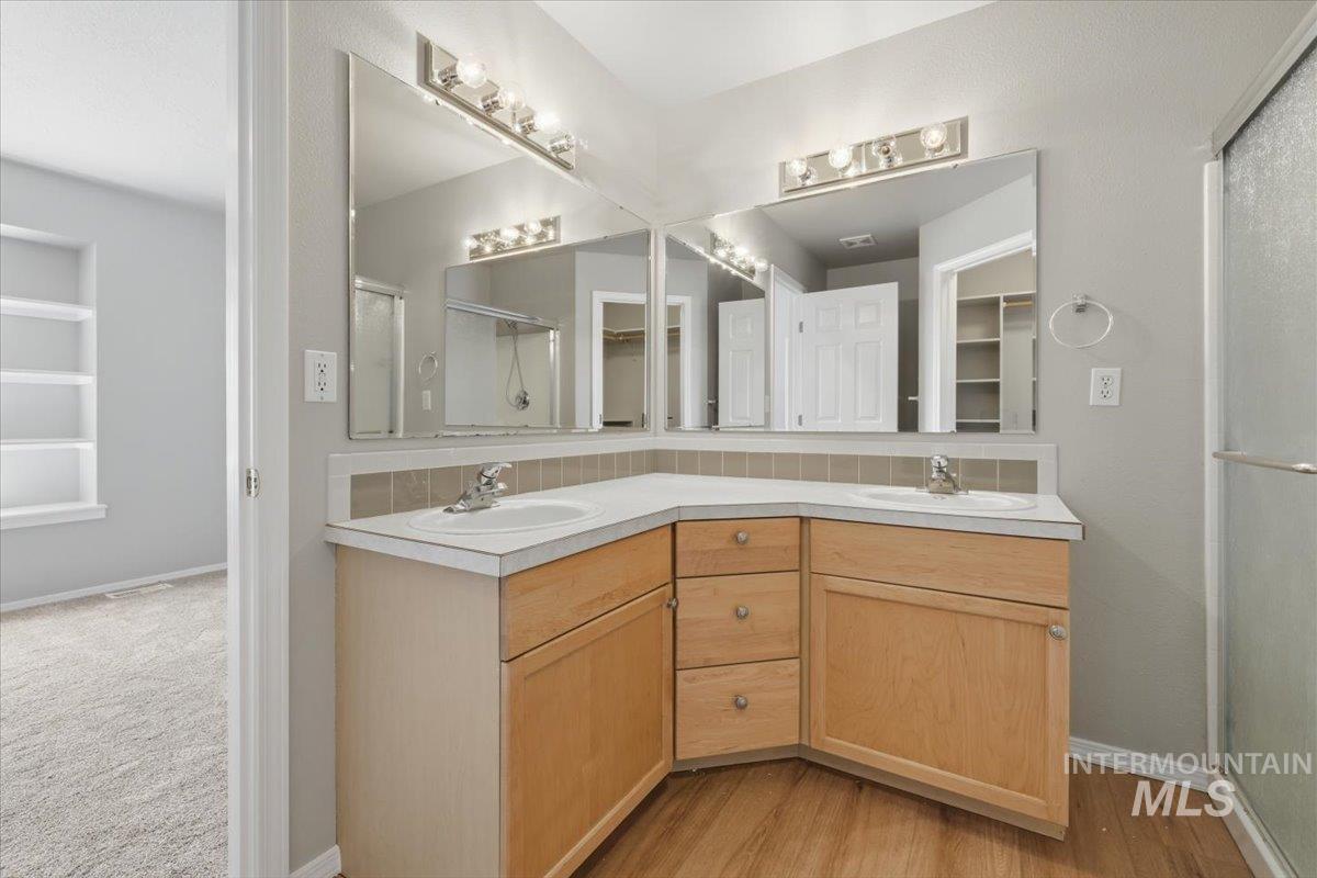 831 W Oakmont Ave, Nampa, Idaho 83686, 3 Bedrooms, 2 Bathrooms, Residential For Sale, Price $380,000,MLS 98991571