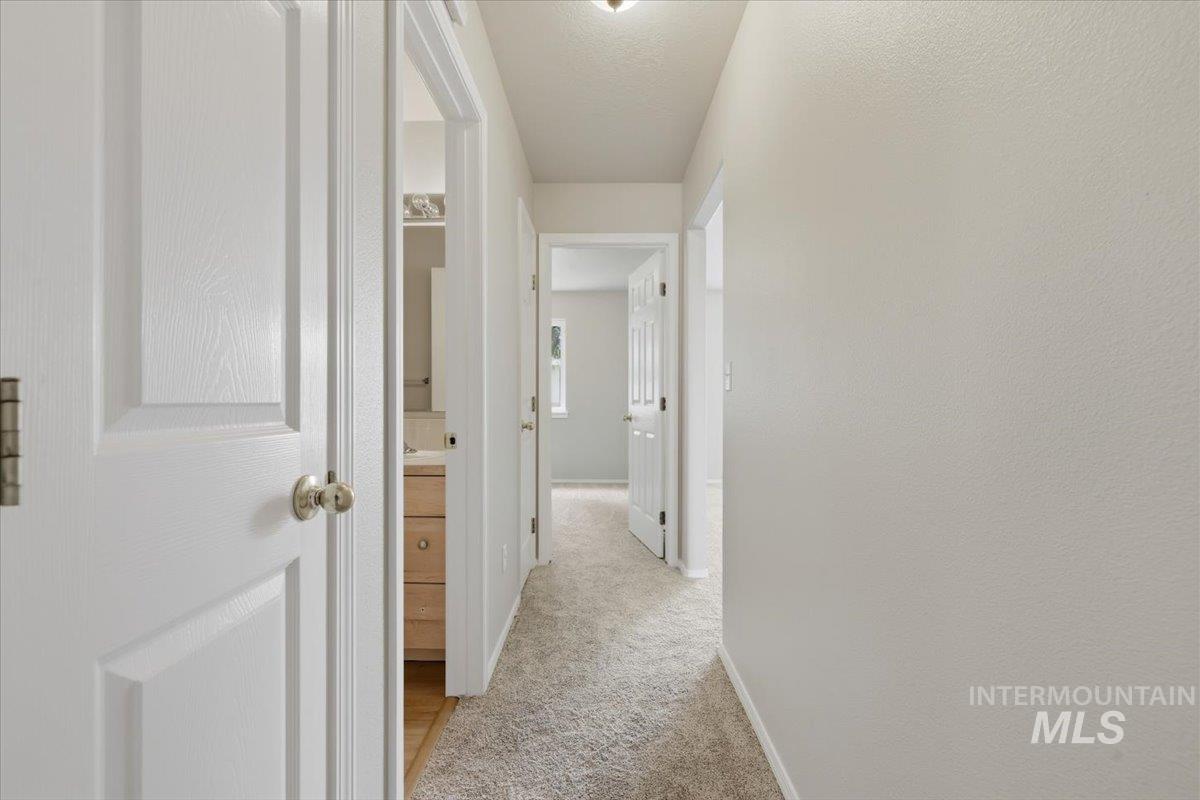 831 W Oakmont Ave, Nampa, Idaho 83686, 3 Bedrooms, 2 Bathrooms, Residential For Sale, Price $380,000,MLS 98991571