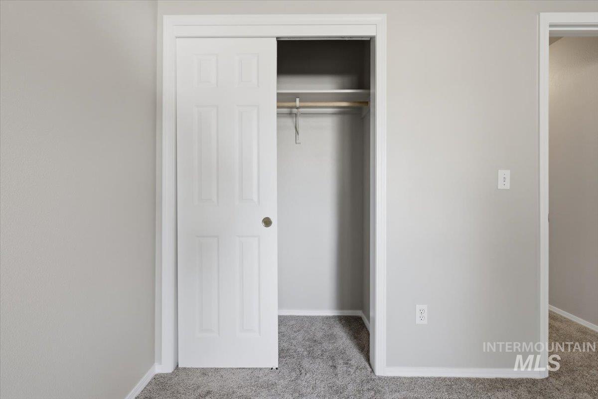831 W Oakmont Ave, Nampa, Idaho 83686, 3 Bedrooms, 2 Bathrooms, Residential For Sale, Price $380,000,MLS 98991571