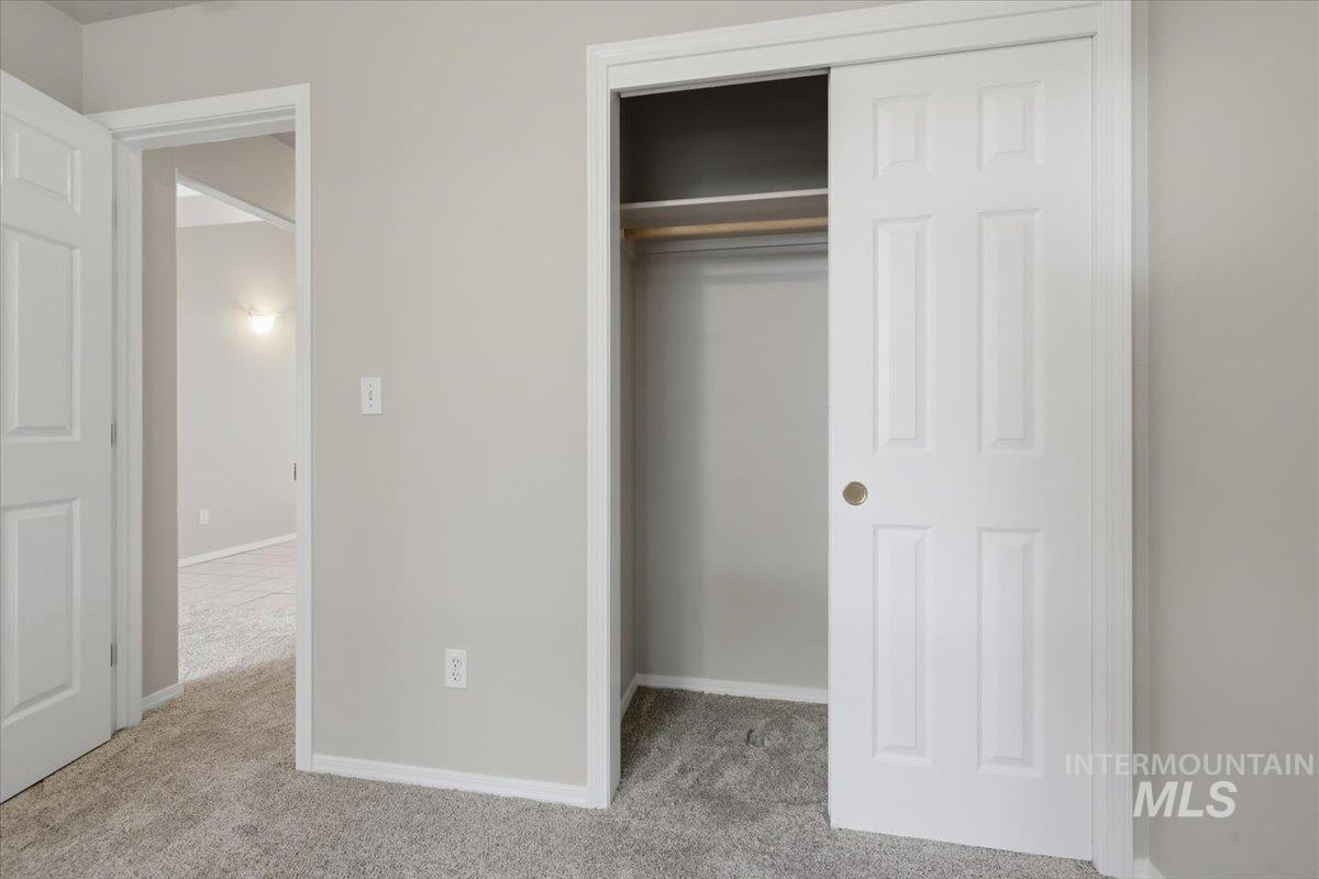 831 W Oakmont Ave, Nampa, Idaho 83686, 3 Bedrooms, 2 Bathrooms, Residential For Sale, Price $380,000,MLS 98991571