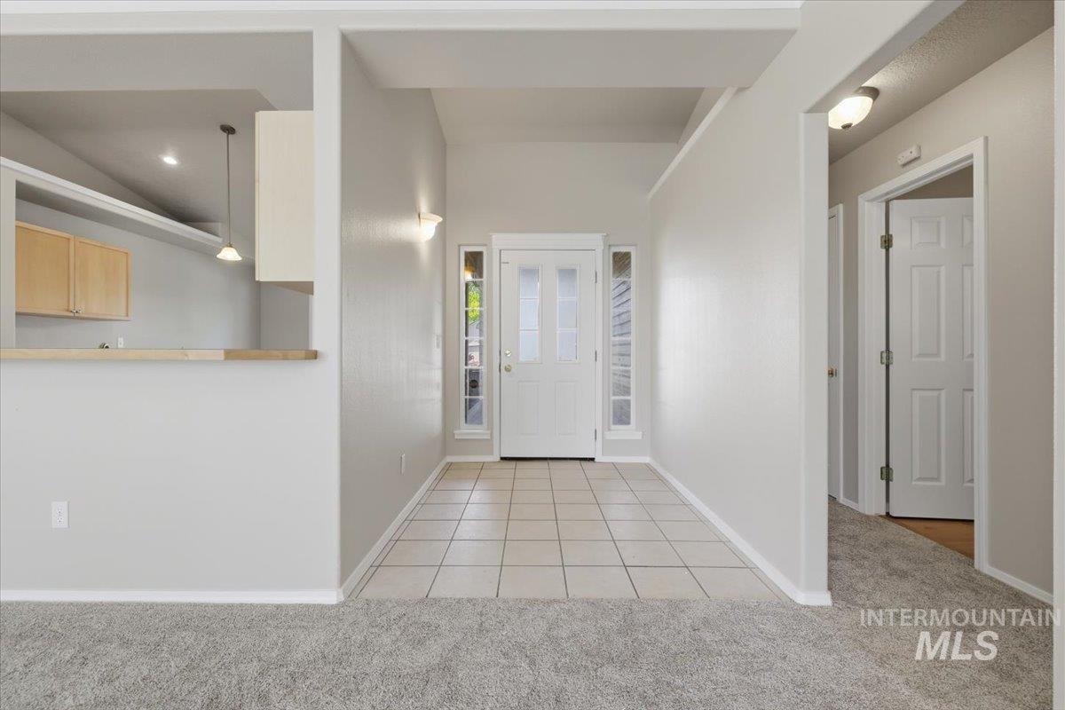 831 W Oakmont Ave, Nampa, Idaho 83686, 3 Bedrooms, 2 Bathrooms, Residential For Sale, Price $380,000,MLS 98991571