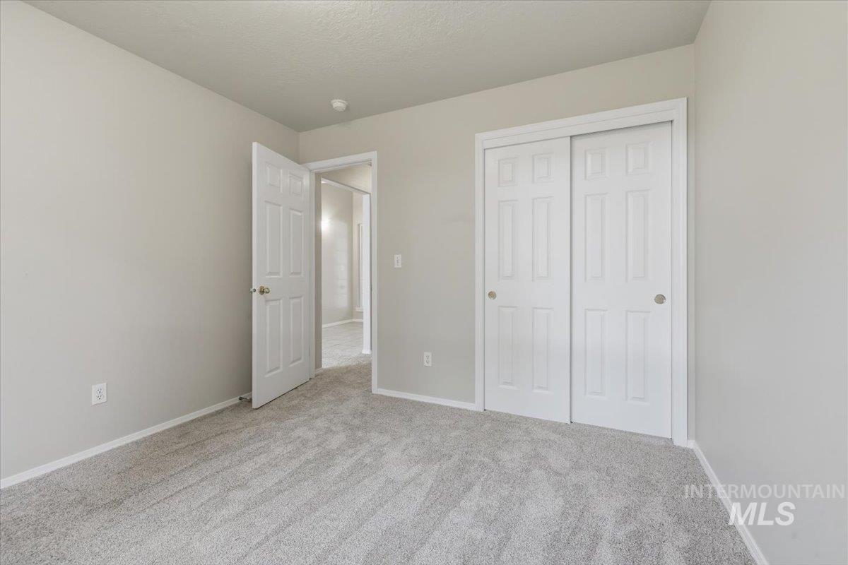 831 W Oakmont Ave, Nampa, Idaho 83686, 3 Bedrooms, 2 Bathrooms, Residential For Sale, Price $380,000,MLS 98991571