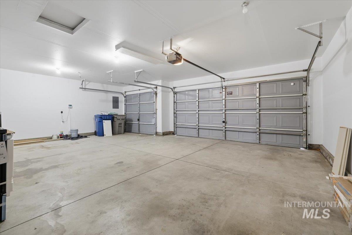 831 W Oakmont Ave, Nampa, Idaho 83686, 3 Bedrooms, 2 Bathrooms, Residential For Sale, Price $380,000,MLS 98991571