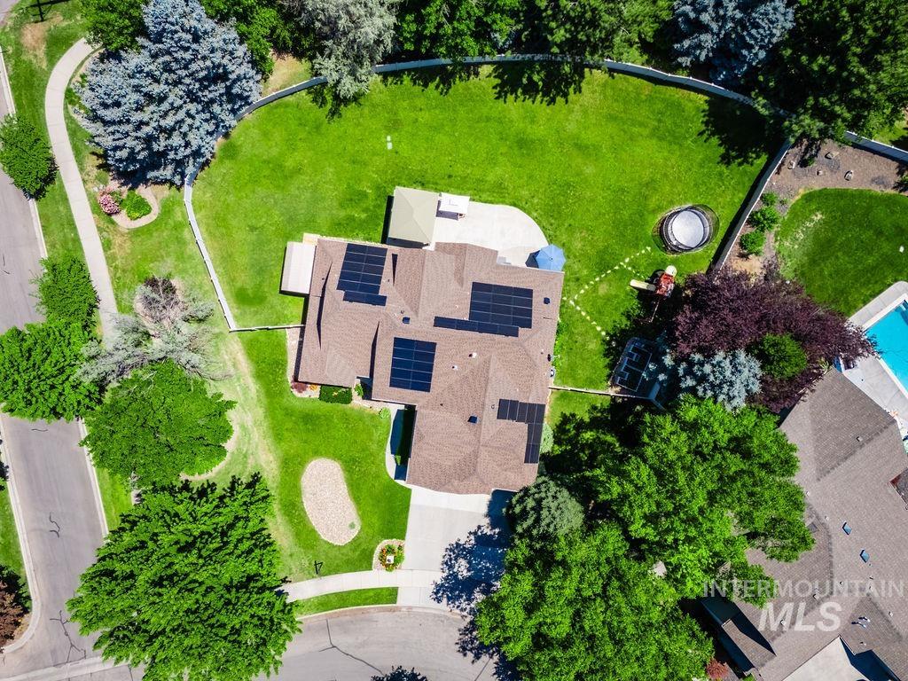 296 N Clearpoint Way, Eagle, Idaho 83616, 5 Bedrooms, 3.5 Bathrooms, Residential For Sale, Price $999,999, 98991572