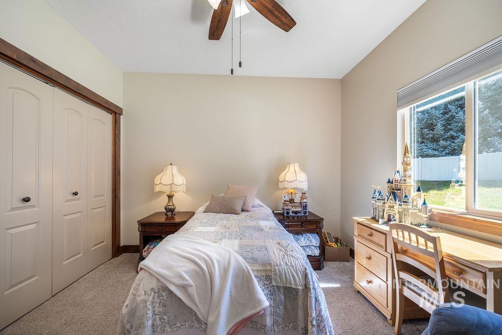 296 N Clearpoint Way, Eagle, Idaho 83616, 5 Bedrooms, 3.5 Bathrooms, Residential For Sale, Price $999,999, 98991572