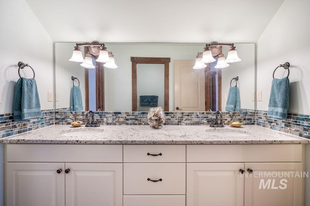 296 N Clearpoint Way, Eagle, Idaho 83616, 5 Bedrooms, 3.5 Bathrooms, Residential For Sale, Price $999,999, 98991572