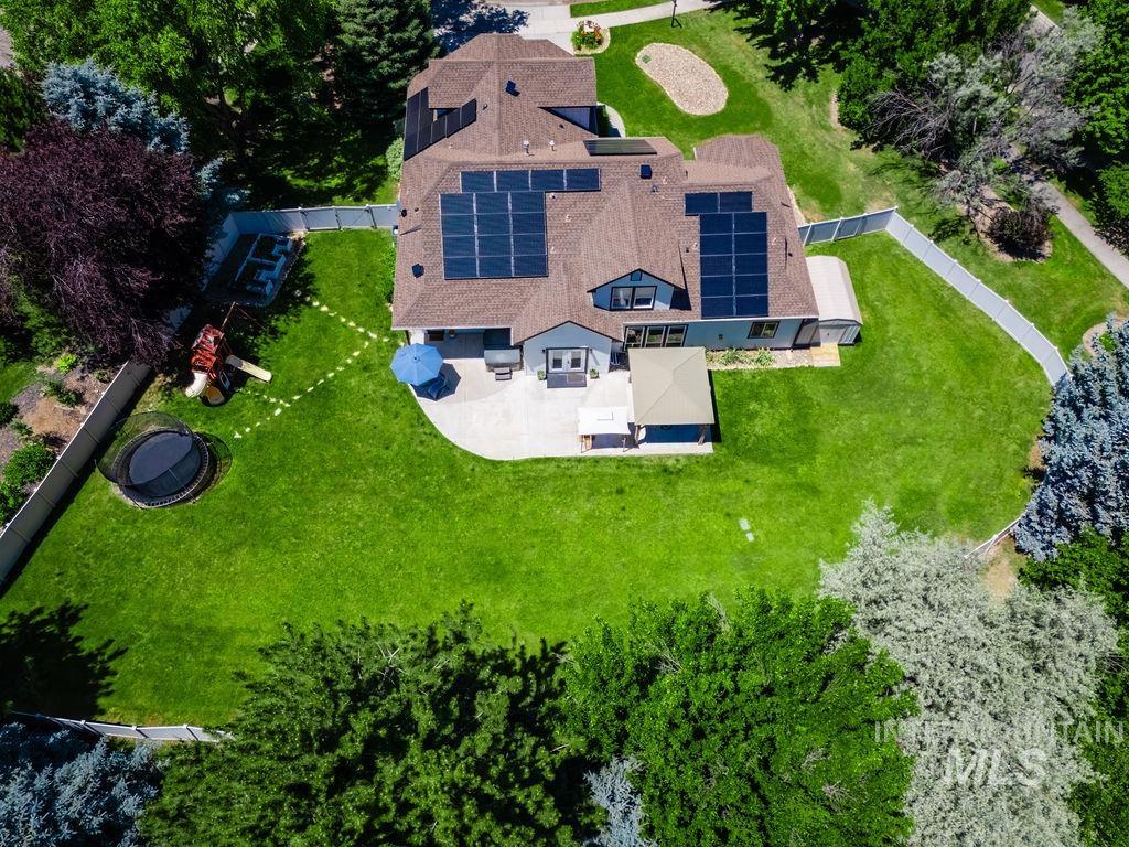 296 N Clearpoint Way, Eagle, Idaho 83616, 5 Bedrooms, 3.5 Bathrooms, Residential For Sale, Price $999,999, 98991572