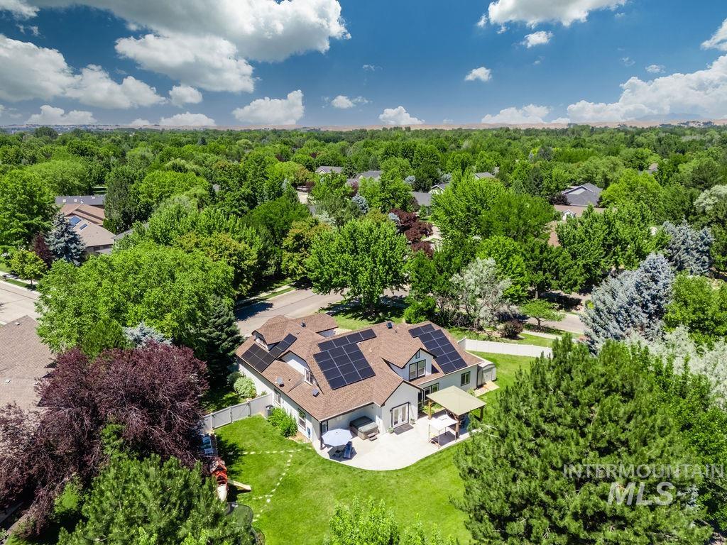 296 N Clearpoint Way, Eagle, Idaho 83616, 5 Bedrooms, 3.5 Bathrooms, Residential For Sale, Price $999,999, 98991572