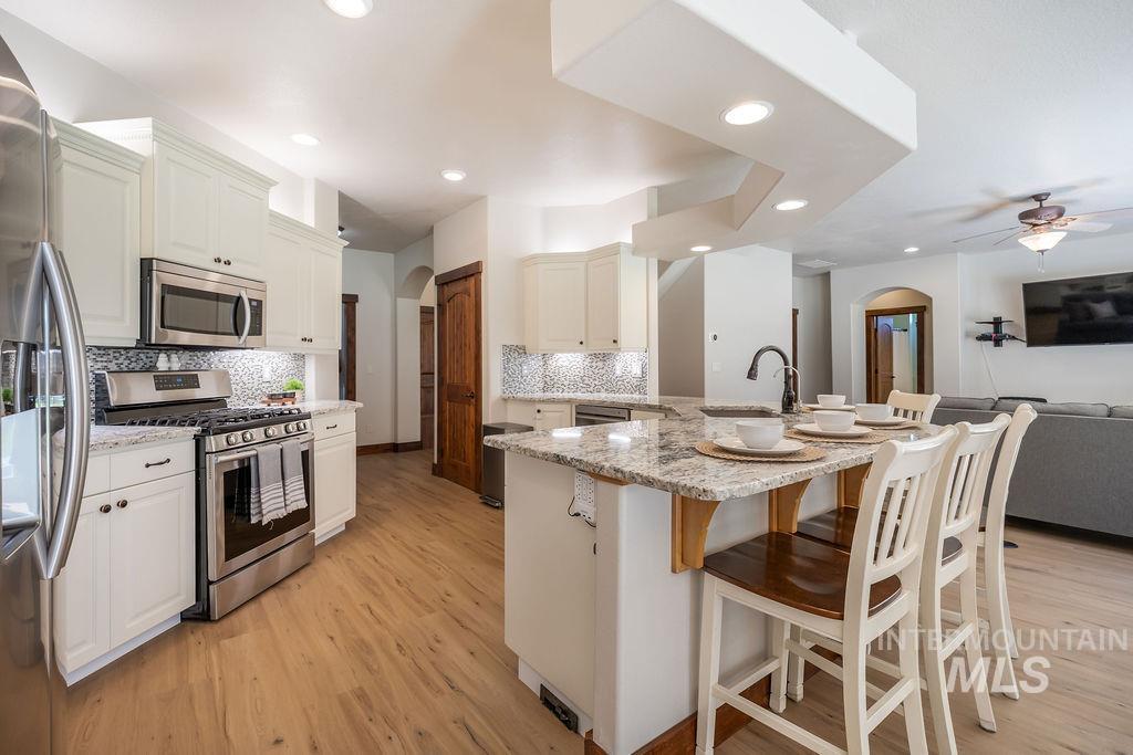296 N Clearpoint Way, Eagle, Idaho 83616, 5 Bedrooms, 3.5 Bathrooms, Residential For Sale, Price $999,999, 98991572