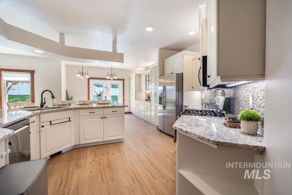 296 N Clearpoint Way, Eagle, Idaho 83616, 5 Bedrooms, 3.5 Bathrooms, Residential For Sale, Price $999,999, 98991572