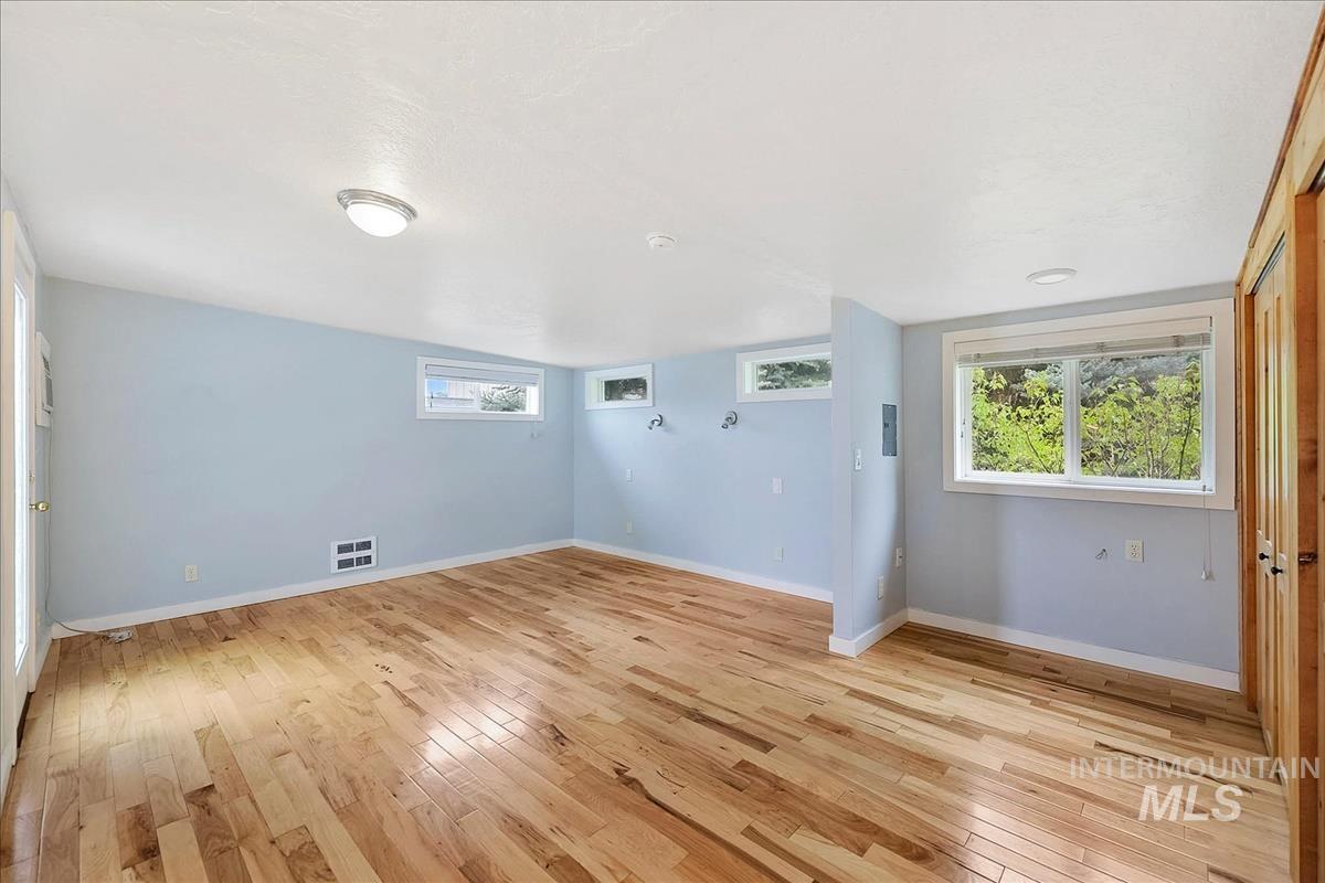 7141 W Hill Rd, Boise, Idaho 83714, 4 Bedrooms, 2 Bathrooms, Residential For Sale, Price $849,000,MLS 98991574