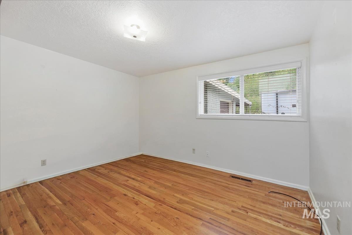 7141 W Hill Rd, Boise, Idaho 83714, 4 Bedrooms, 2 Bathrooms, Residential For Sale, Price $849,000,MLS 98991574