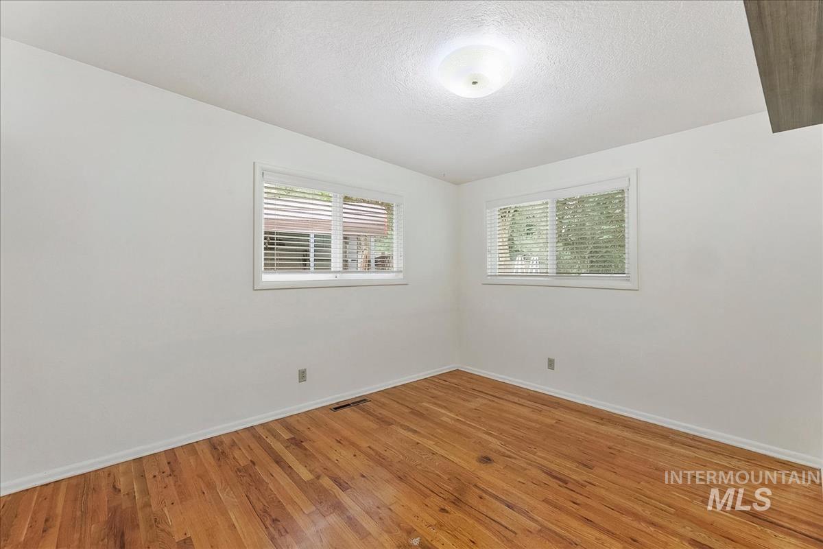 7141 W Hill Rd, Boise, Idaho 83714, 4 Bedrooms, 2 Bathrooms, Residential For Sale, Price $849,000,MLS 98991574