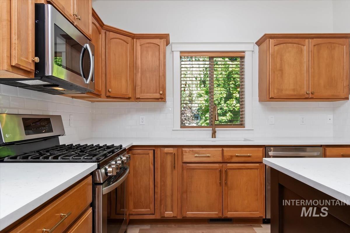 6105 S Egmont Ave., Boise, Idaho 83709, 4 Bedrooms, 2.5 Bathrooms, Residential For Sale, Price $585,000,MLS 98991576