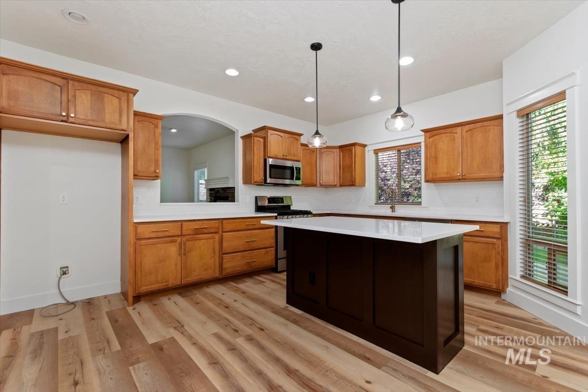 6105 S Egmont Ave., Boise, Idaho 83709, 4 Bedrooms, 2.5 Bathrooms, Residential For Sale, Price $585,000,MLS 98991576