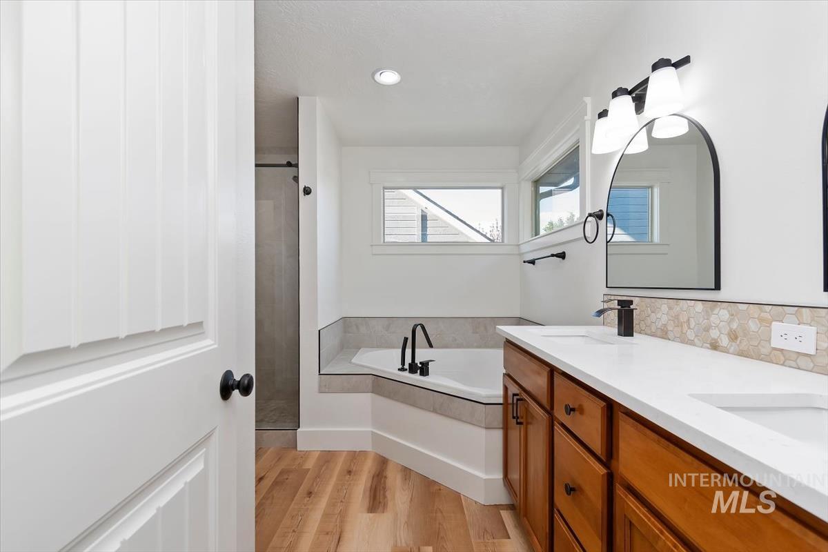 6105 S Egmont Ave., Boise, Idaho 83709, 4 Bedrooms, 2.5 Bathrooms, Residential For Sale, Price $585,000,MLS 98991576