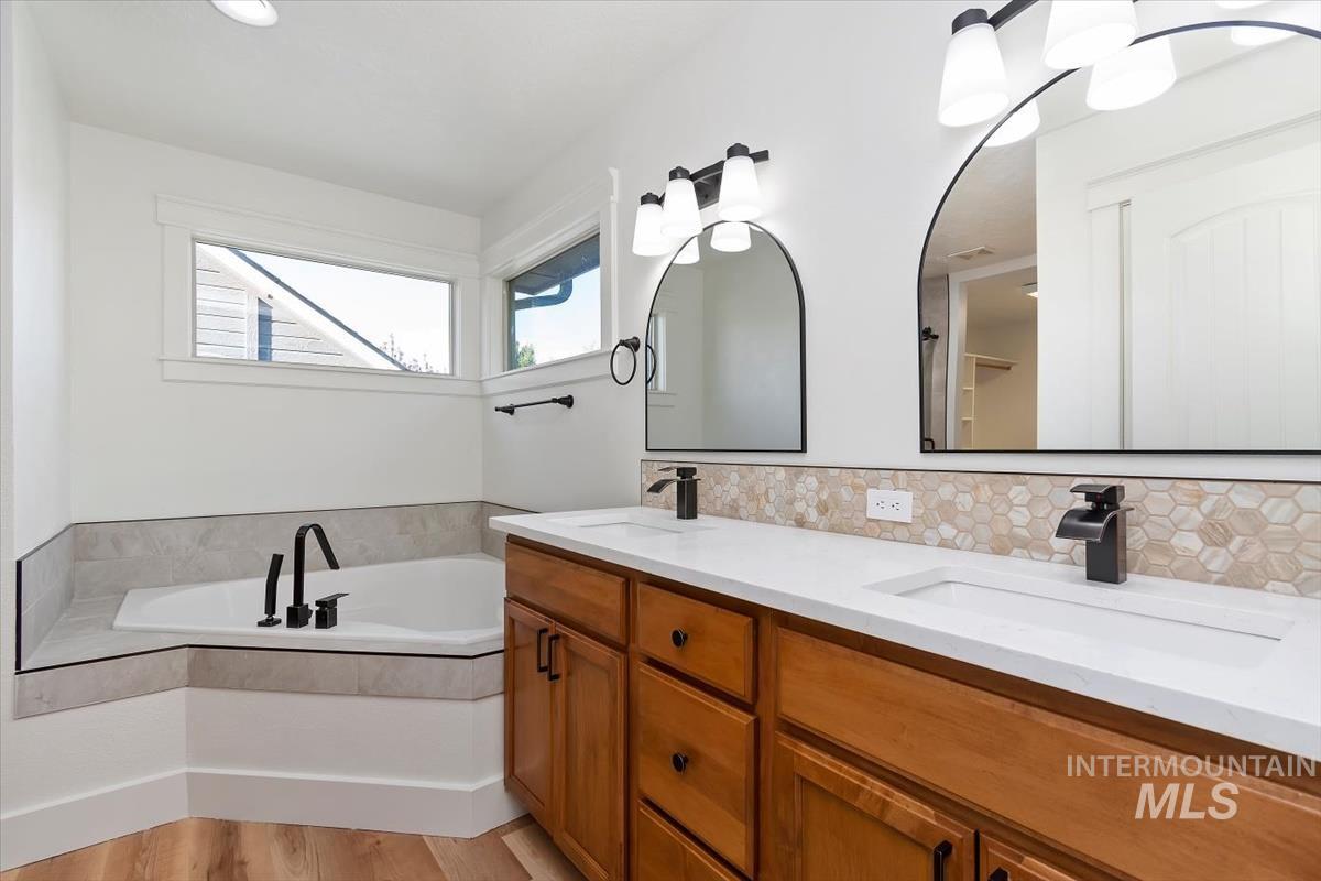 6105 S Egmont Ave., Boise, Idaho 83709, 4 Bedrooms, 2.5 Bathrooms, Residential For Sale, Price $585,000,MLS 98991576