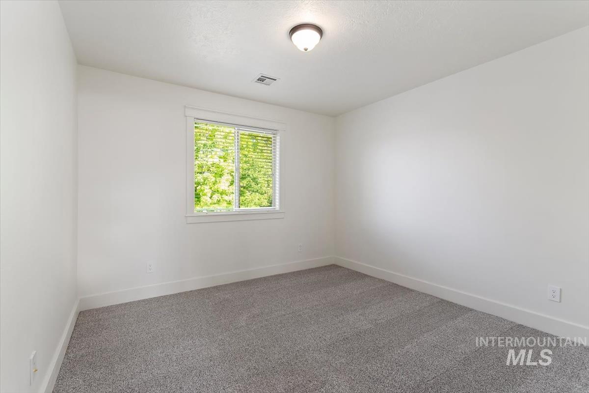 6105 S Egmont Ave., Boise, Idaho 83709, 4 Bedrooms, 2.5 Bathrooms, Residential For Sale, Price $585,000,MLS 98991576