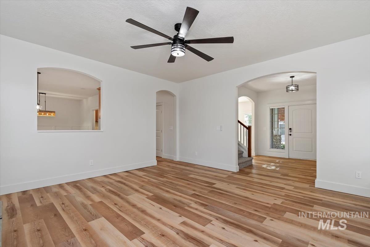 6105 S Egmont Ave., Boise, Idaho 83709, 4 Bedrooms, 2.5 Bathrooms, Residential For Sale, Price $585,000,MLS 98991576