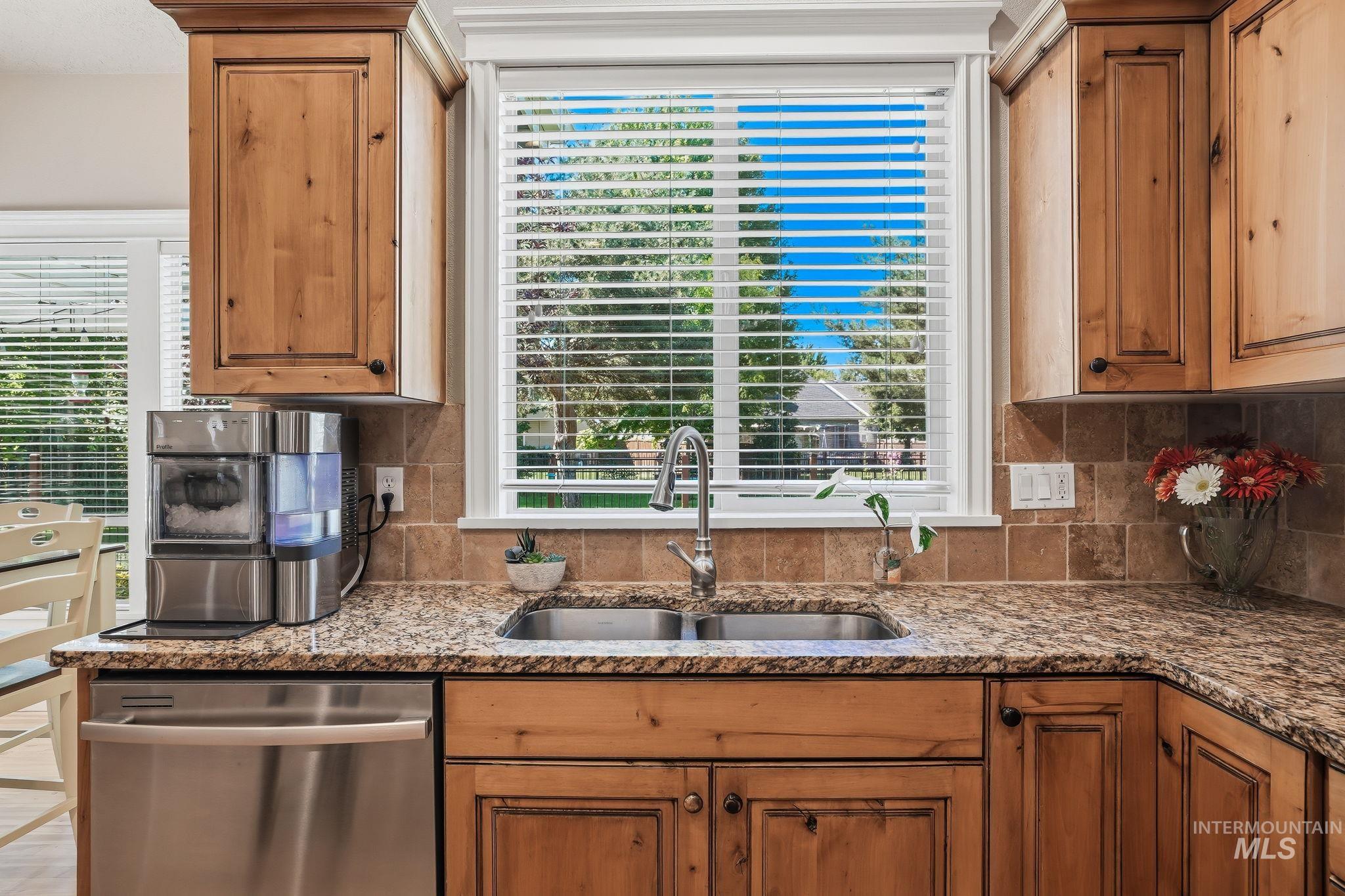 3969 N Hollymount Way, Meridian, Idaho 83646, 4 Bedrooms, 3.5 Bathrooms, Residential For Sale, Price $729,000,MLS 98991577