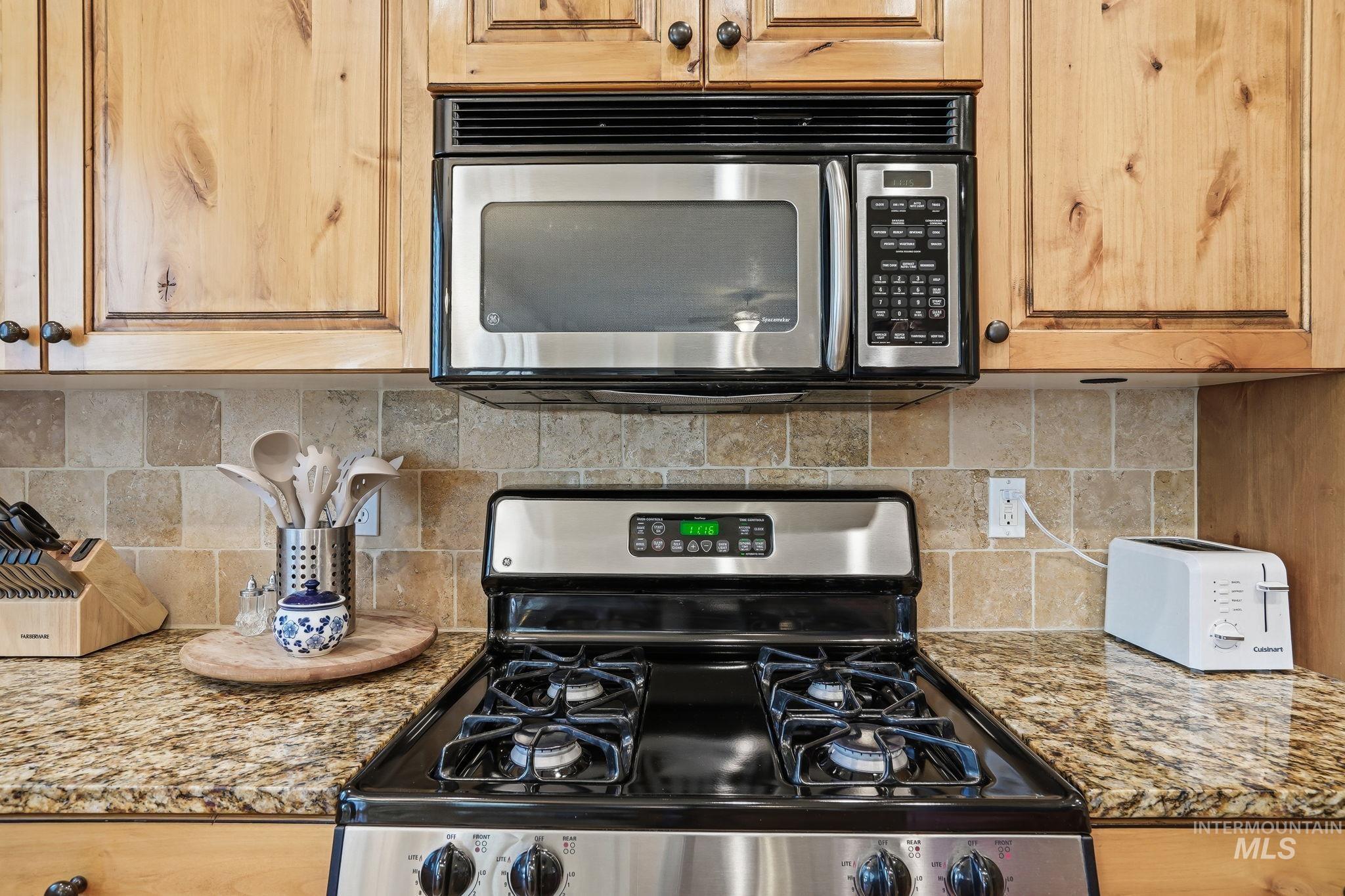 3969 N Hollymount Way, Meridian, Idaho 83646, 4 Bedrooms, 3.5 Bathrooms, Residential For Sale, Price $729,000,MLS 98991577