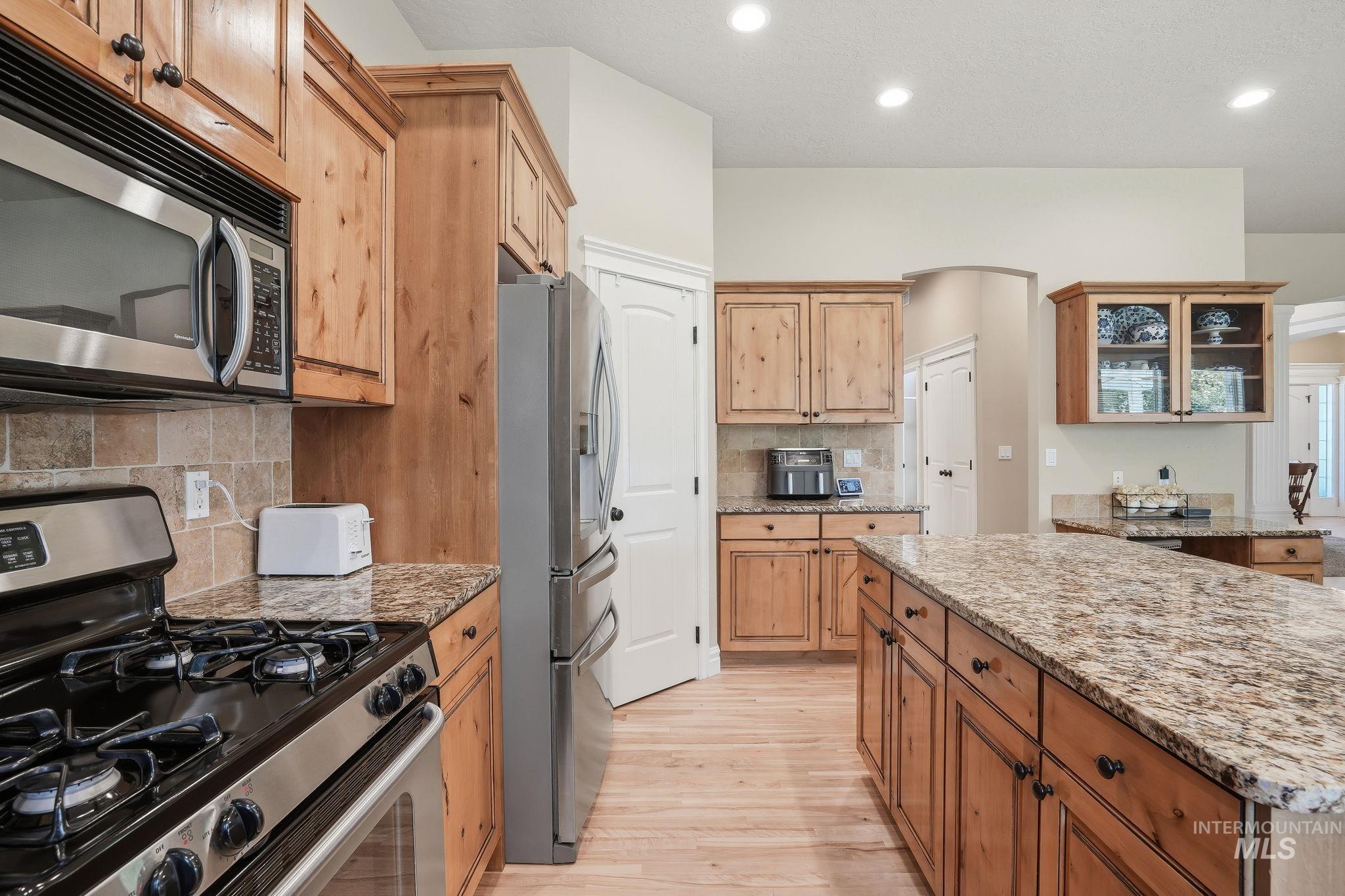 3969 N Hollymount Way, Meridian, Idaho 83646, 4 Bedrooms, 3.5 Bathrooms, Residential For Sale, Price $729,000,MLS 98991577