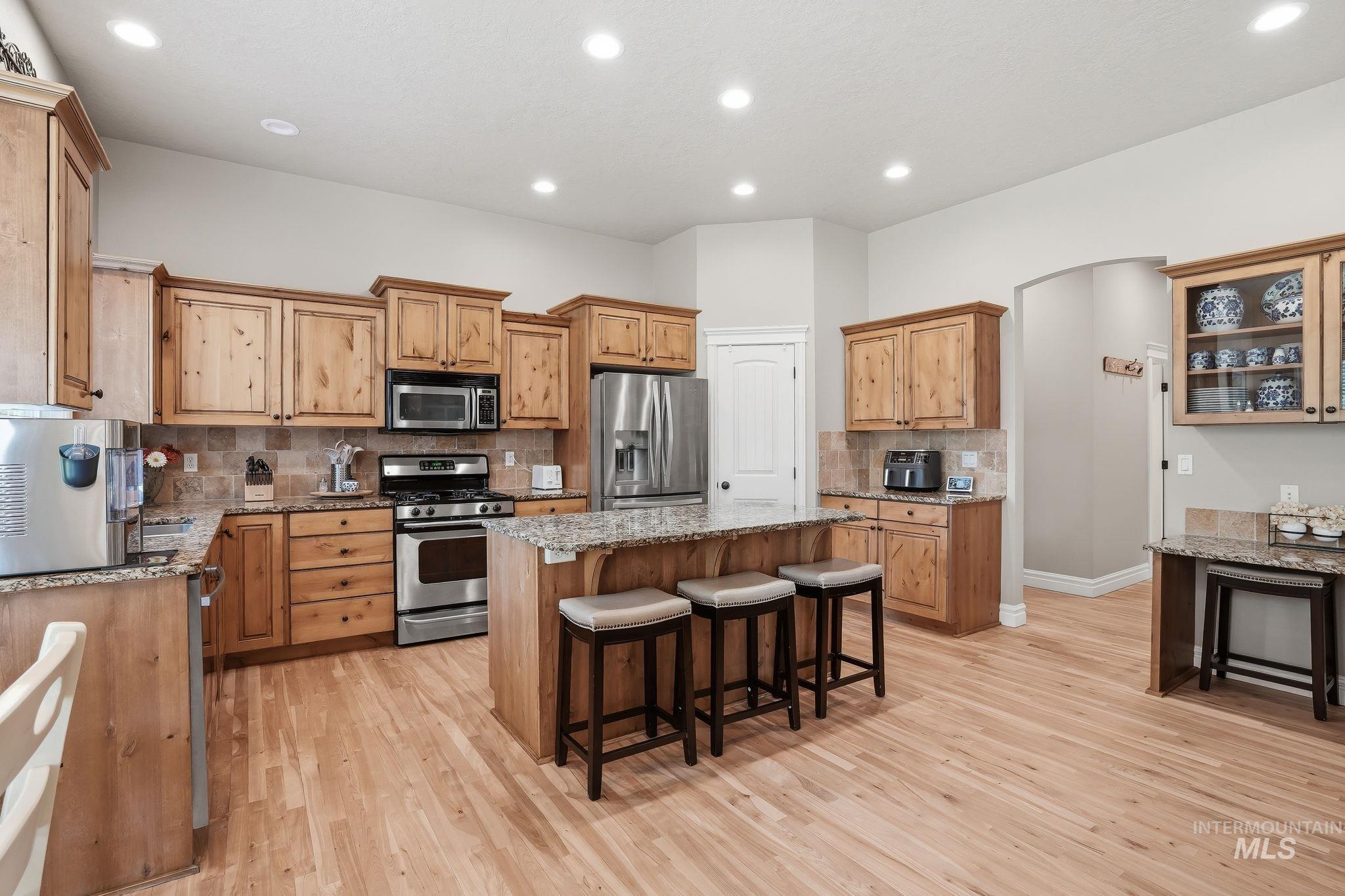3969 N Hollymount Way, Meridian, Idaho 83646, 4 Bedrooms, 3.5 Bathrooms, Residential For Sale, Price $729,000,MLS 98991577
