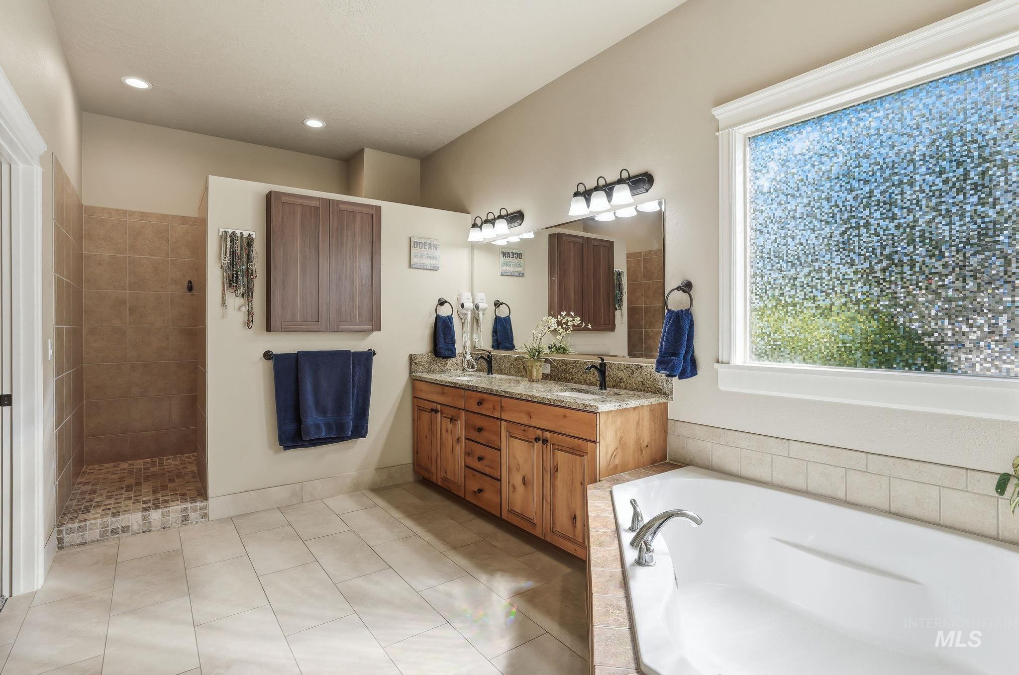 3969 N Hollymount Way, Meridian, Idaho 83646, 4 Bedrooms, 3.5 Bathrooms, Residential For Sale, Price $729,000,MLS 98991577