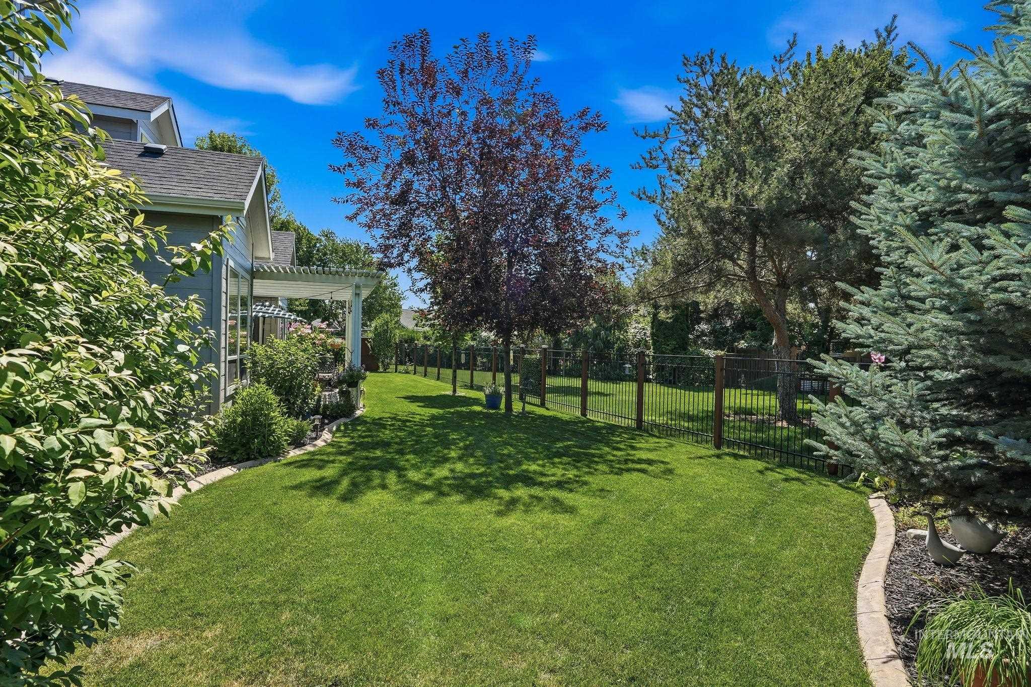 3969 N Hollymount Way, Meridian, Idaho 83646, 4 Bedrooms, 3.5 Bathrooms, Residential For Sale, Price $729,000,MLS 98991577