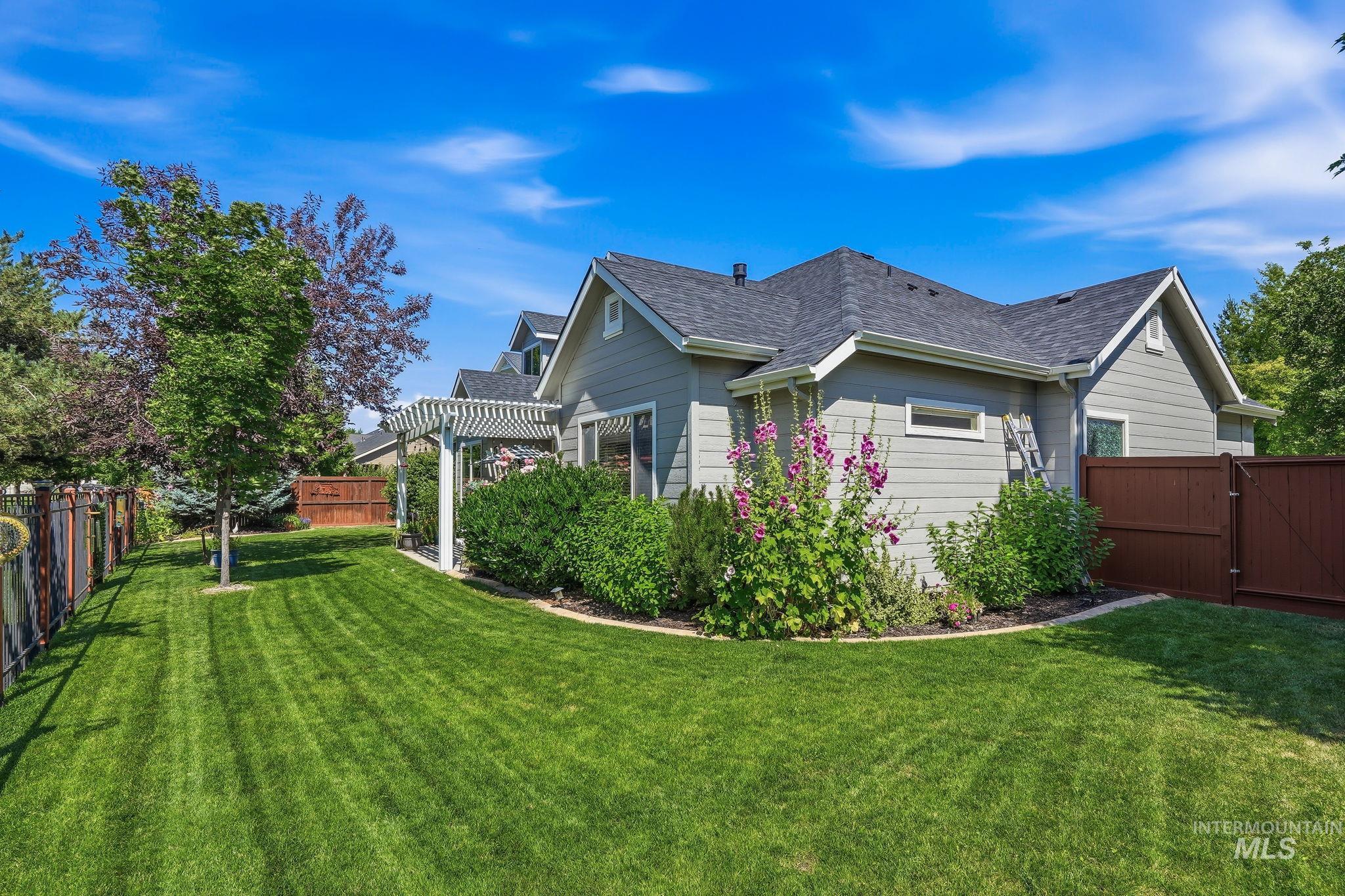 3969 N Hollymount Way, Meridian, Idaho 83646, 4 Bedrooms, 3.5 Bathrooms, Residential For Sale, Price $729,000,MLS 98991577