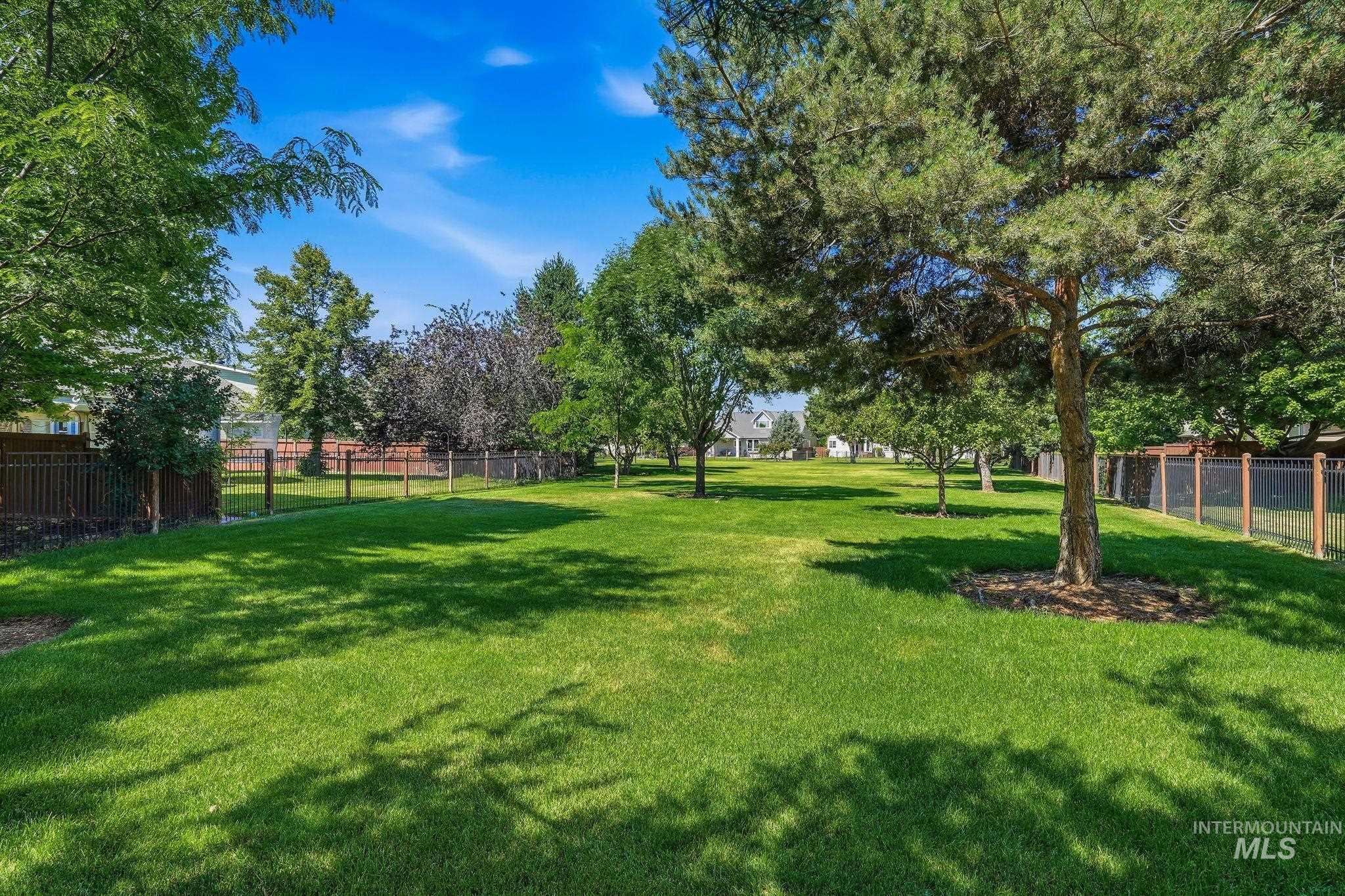 3969 N Hollymount Way, Meridian, Idaho 83646, 4 Bedrooms, 3.5 Bathrooms, Residential For Sale, Price $729,000,MLS 98991577