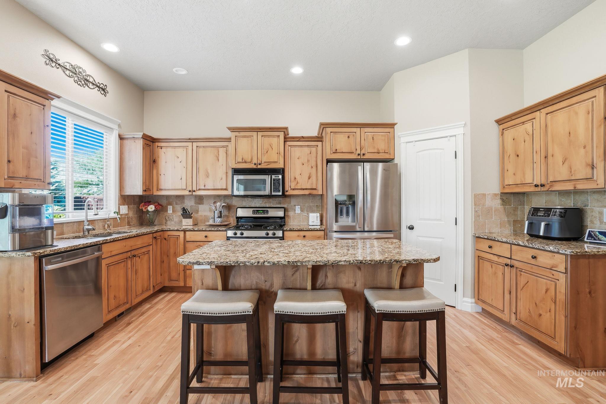 3969 N Hollymount Way, Meridian, Idaho 83646, 4 Bedrooms, 3.5 Bathrooms, Residential For Sale, Price $729,000,MLS 98991577