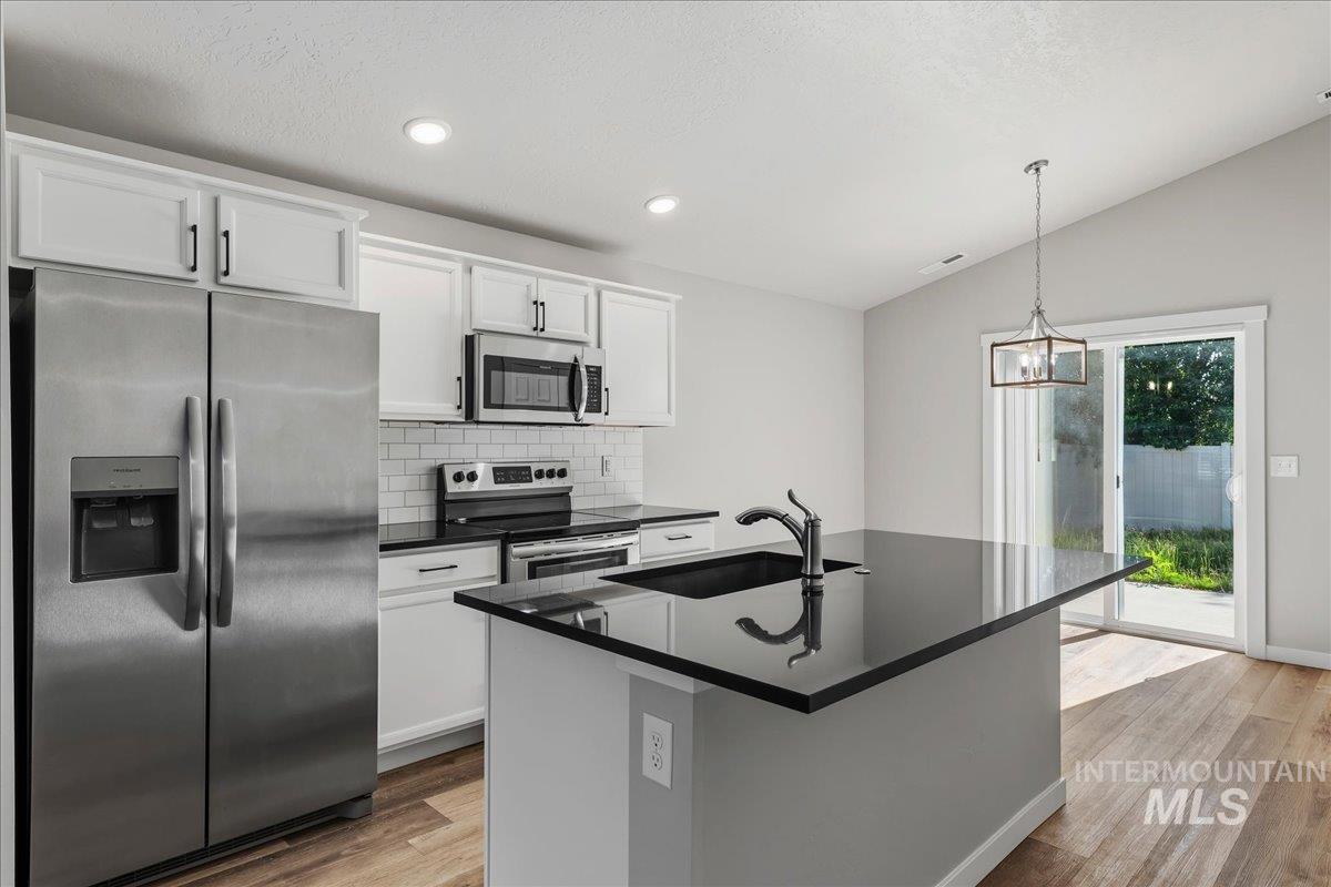 3091 S Green Forest Way, Boise, Idaho 83709, 3 Bedrooms, 2 Bathrooms, Residential For Sale, Price $434,900,MLS 98991578