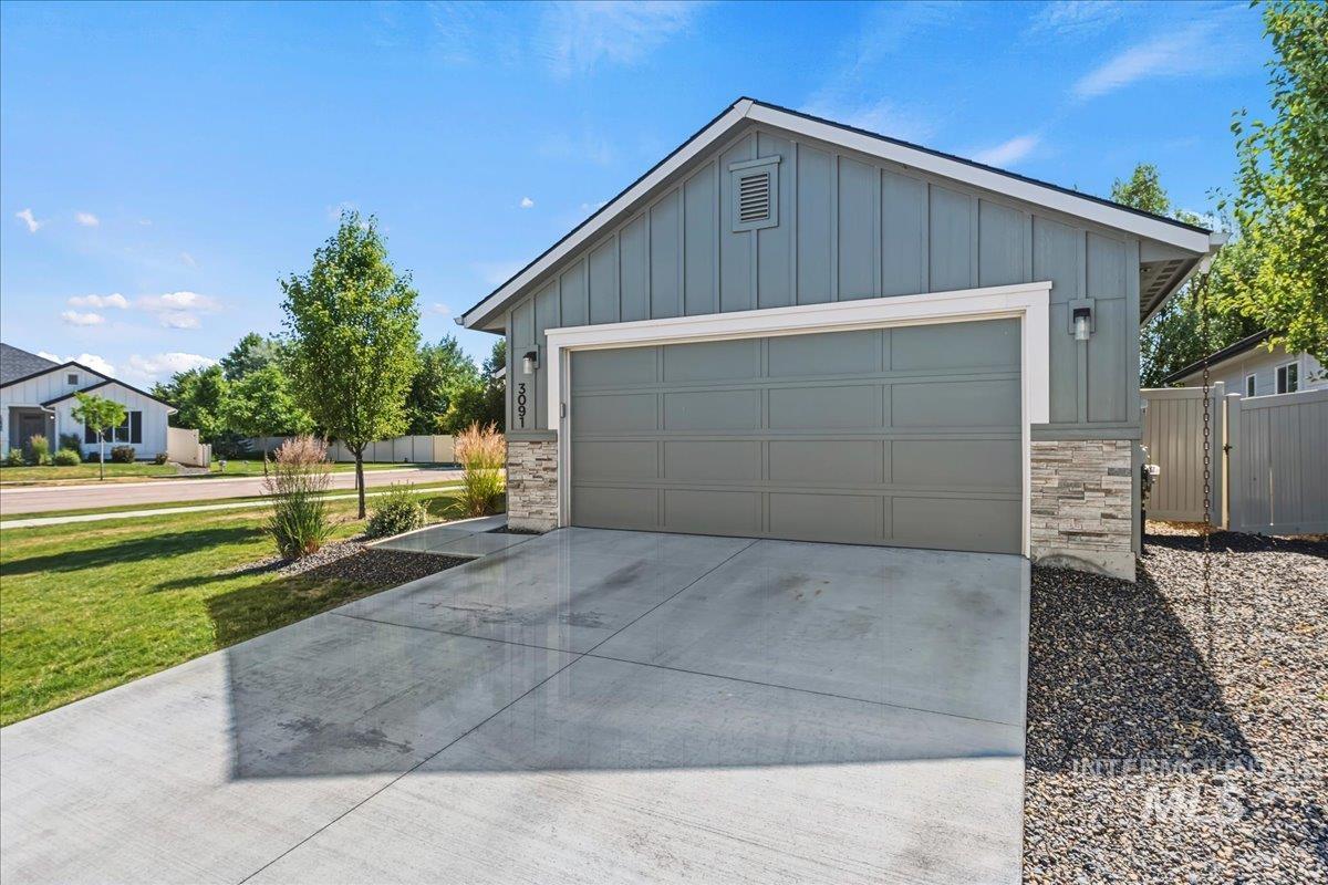3091 S Green Forest Way, Boise, Idaho 83709, 3 Bedrooms, 2 Bathrooms, Residential For Sale, Price $434,900,MLS 98991578