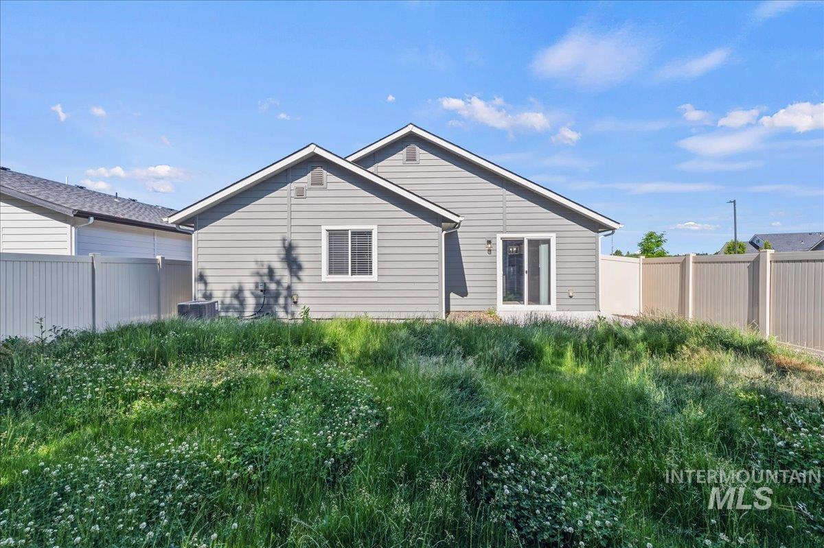 3091 S Green Forest Way, Boise, Idaho 83709, 3 Bedrooms, 2 Bathrooms, Residential For Sale, Price $434,900,MLS 98991578