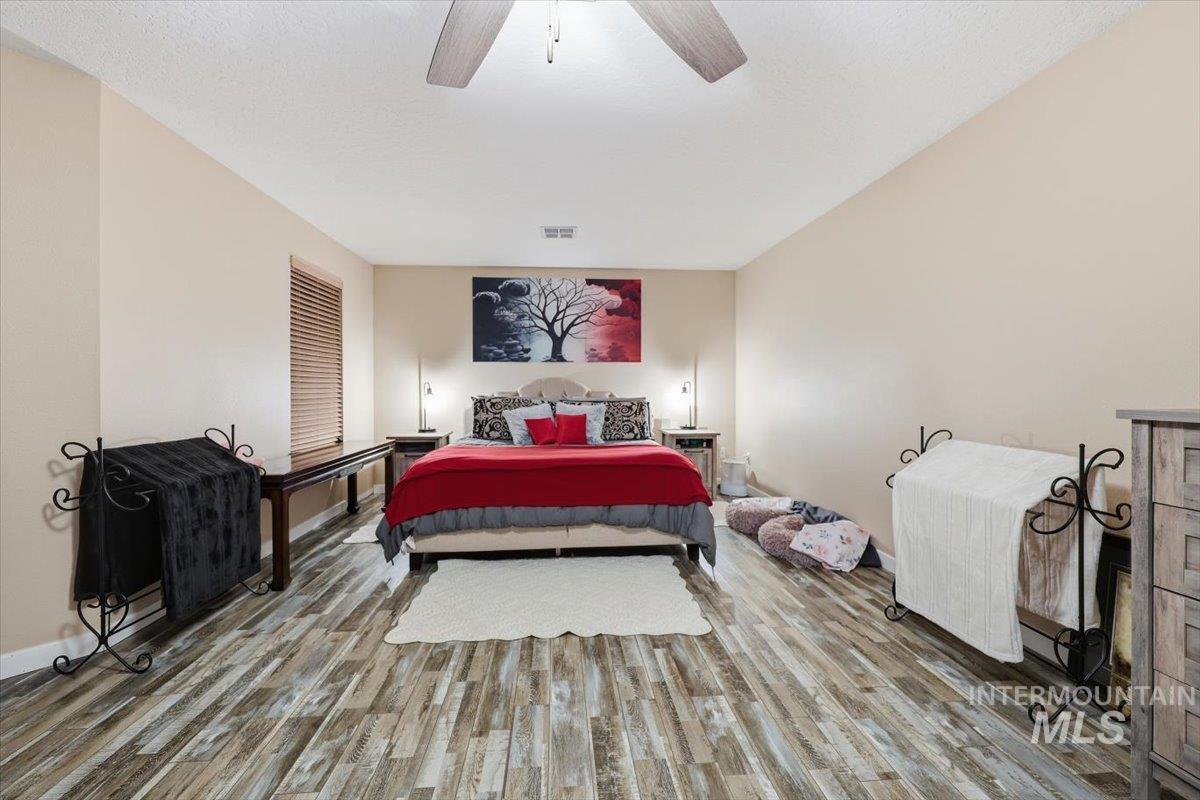 9165 W Alderberry Dr, Boise, Idaho 83709, 4 Bedrooms, 2.5 Bathrooms, Residential For Sale, Price $530,000,MLS 98991580