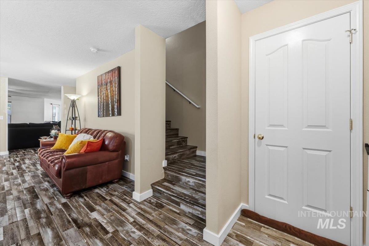 9165 W Alderberry Dr, Boise, Idaho 83709, 4 Bedrooms, 2.5 Bathrooms, Residential For Sale, Price $530,000,MLS 98991580