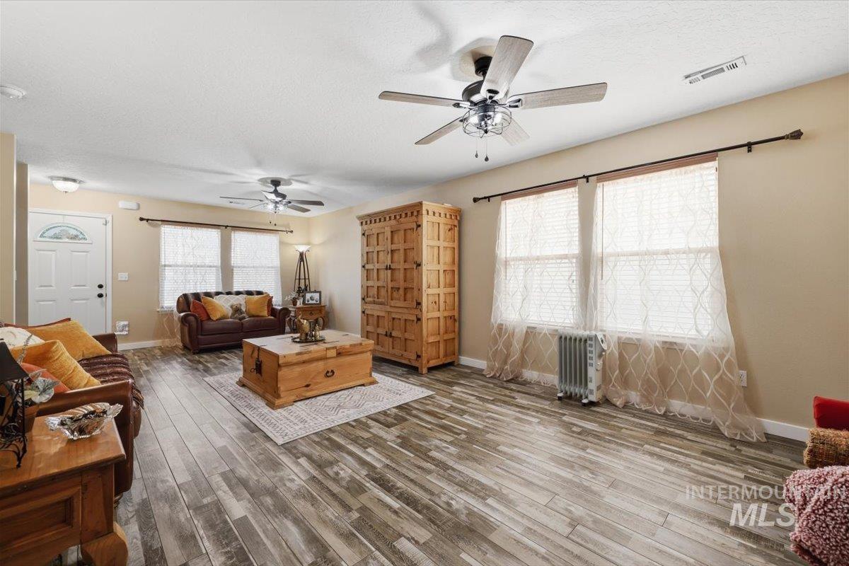 9165 W Alderberry Dr, Boise, Idaho 83709, 4 Bedrooms, 2.5 Bathrooms, Residential For Sale, Price $530,000,MLS 98991580