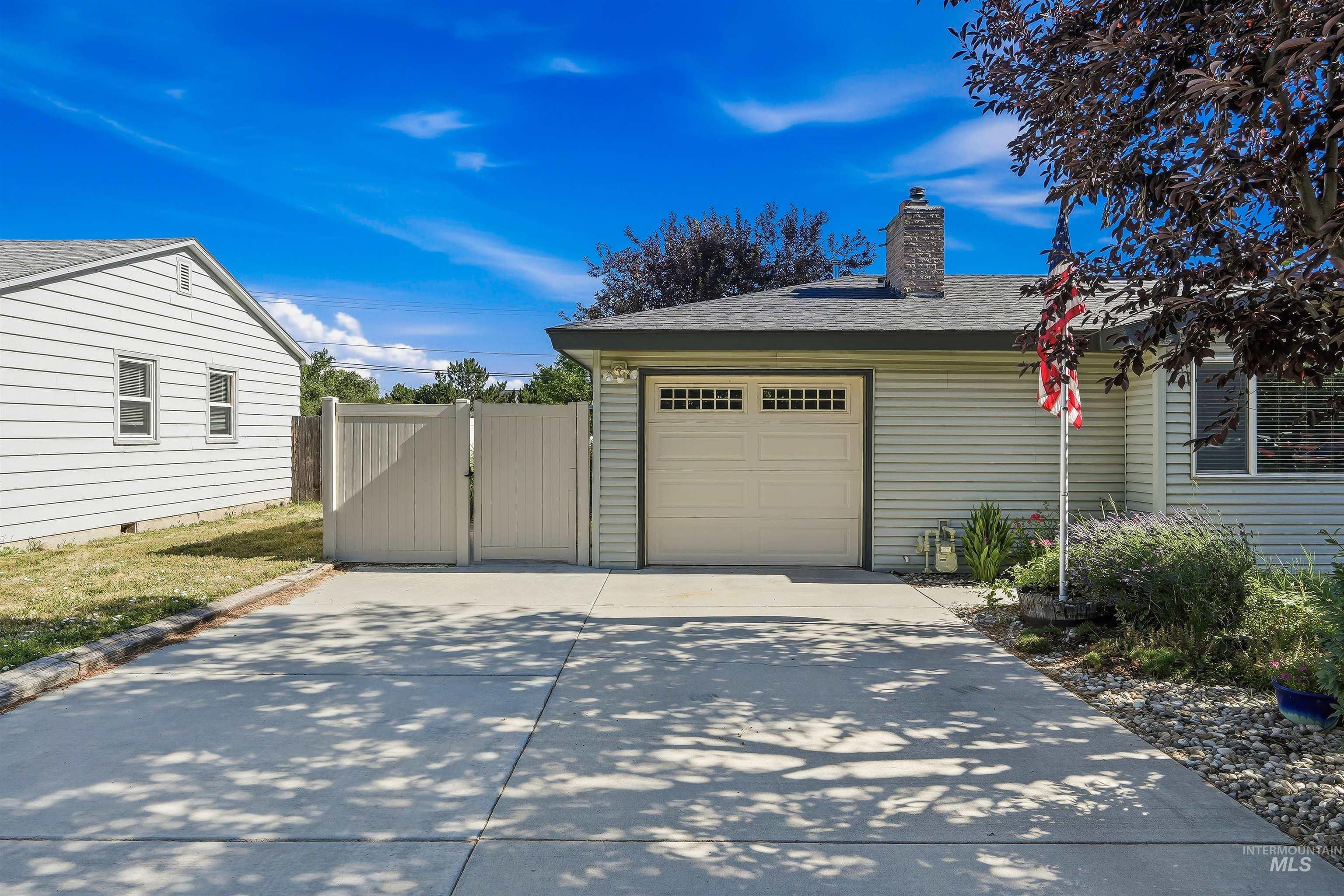 5702 W Freemont St, Boise, Idaho 83706, 4 Bedrooms, 2 Bathrooms, Residential For Sale, Price $499,900,MLS 98991582