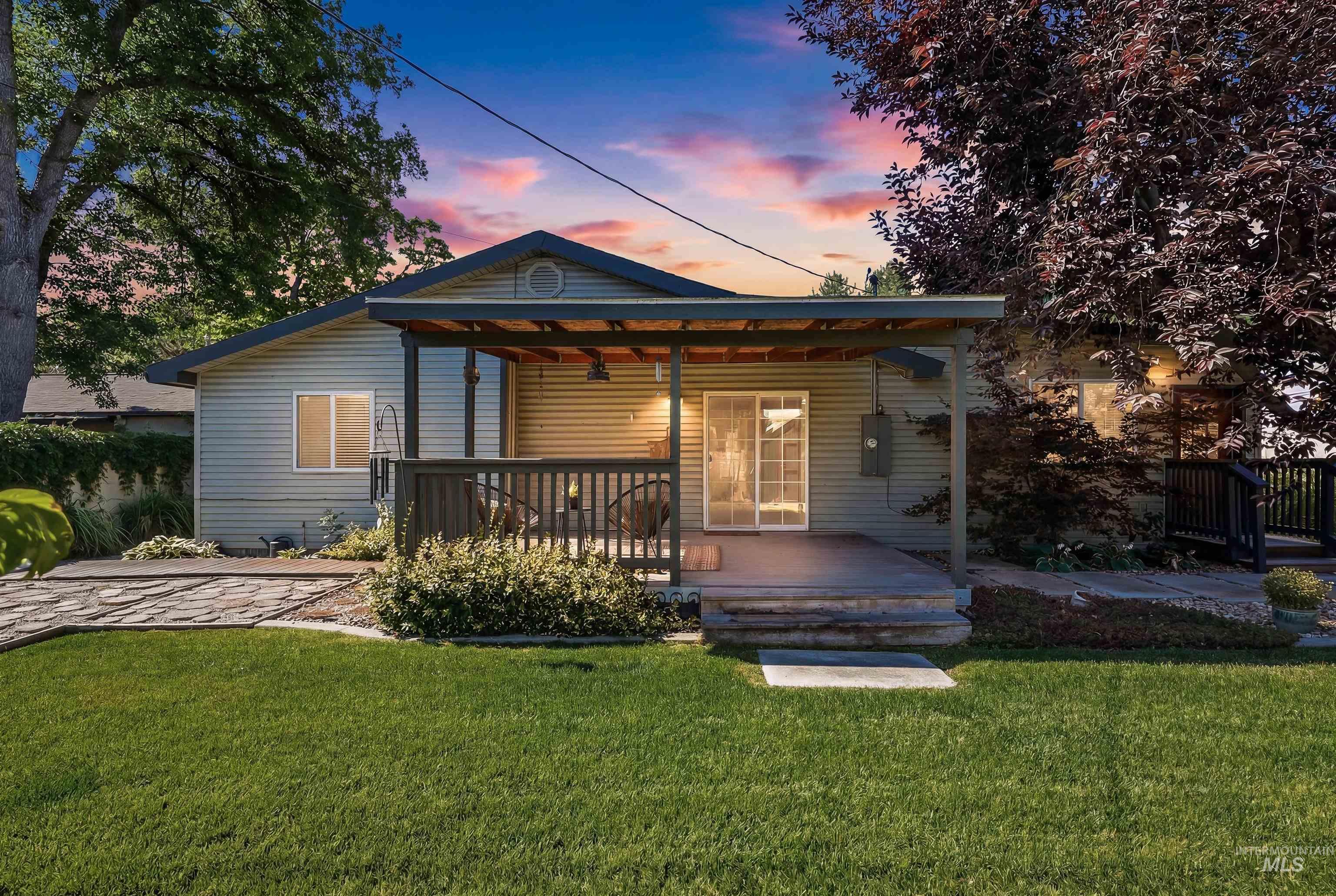 5702 W Freemont St, Boise, Idaho 83706, 4 Bedrooms, 2 Bathrooms, Residential For Sale, Price $499,900,MLS 98991582