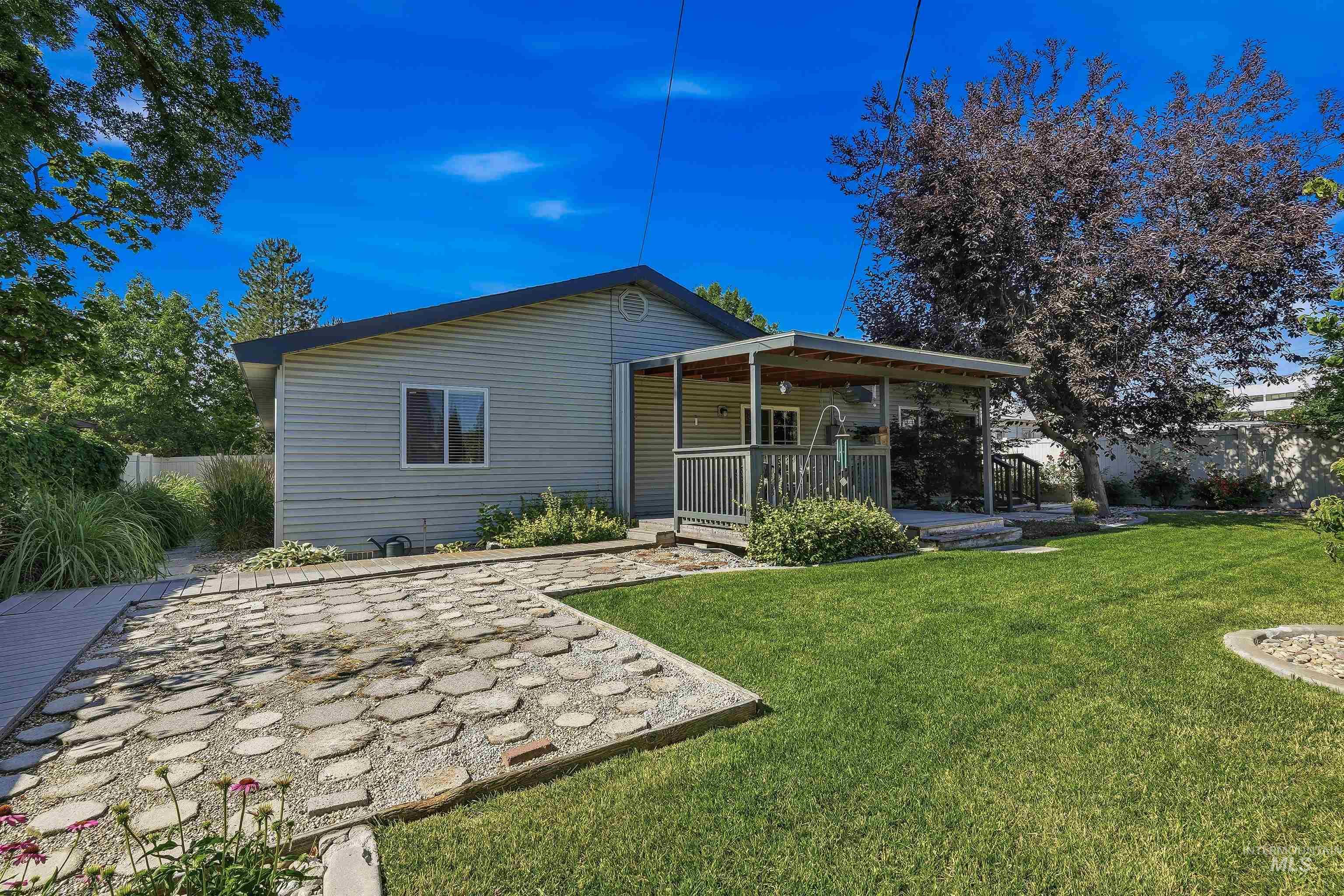 5702 W Freemont St, Boise, Idaho 83706, 4 Bedrooms, 2 Bathrooms, Residential For Sale, Price $499,900,MLS 98991582