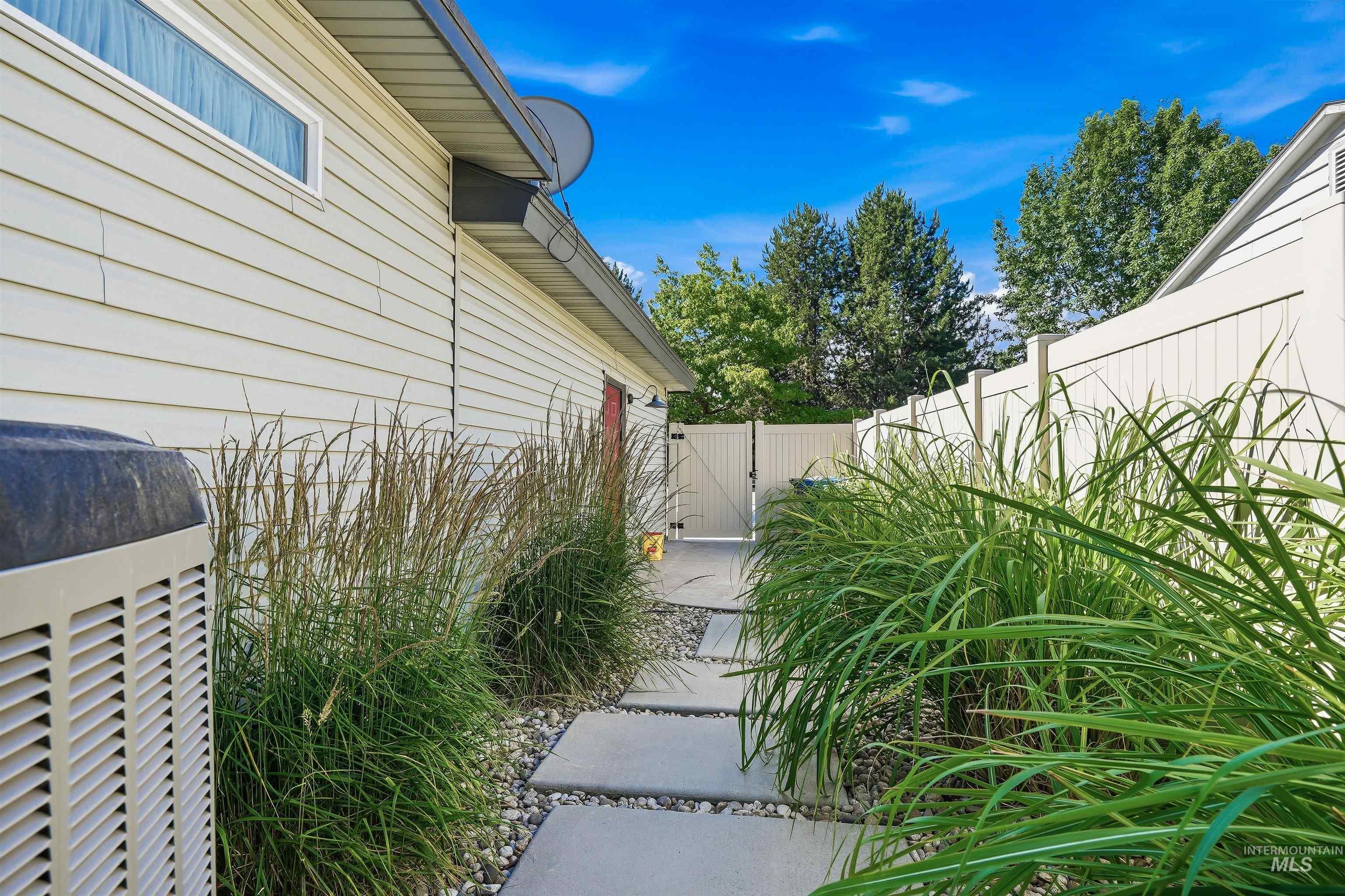 5702 W Freemont St, Boise, Idaho 83706, 4 Bedrooms, 2 Bathrooms, Residential For Sale, Price $499,900,MLS 98991582